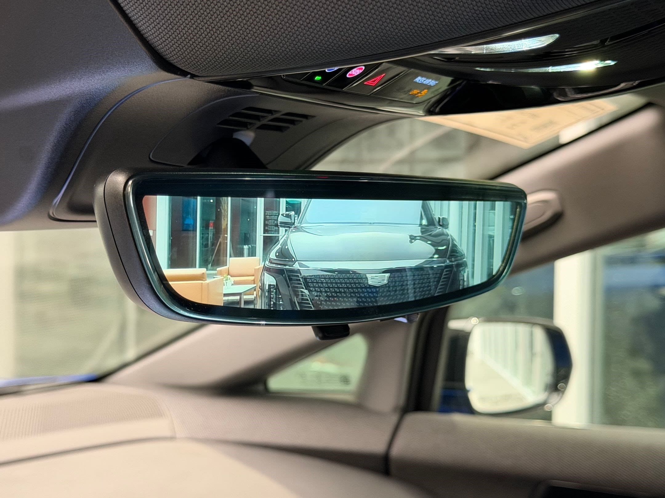 2027 Cadillac OPTIQ V-Series - Photo 53