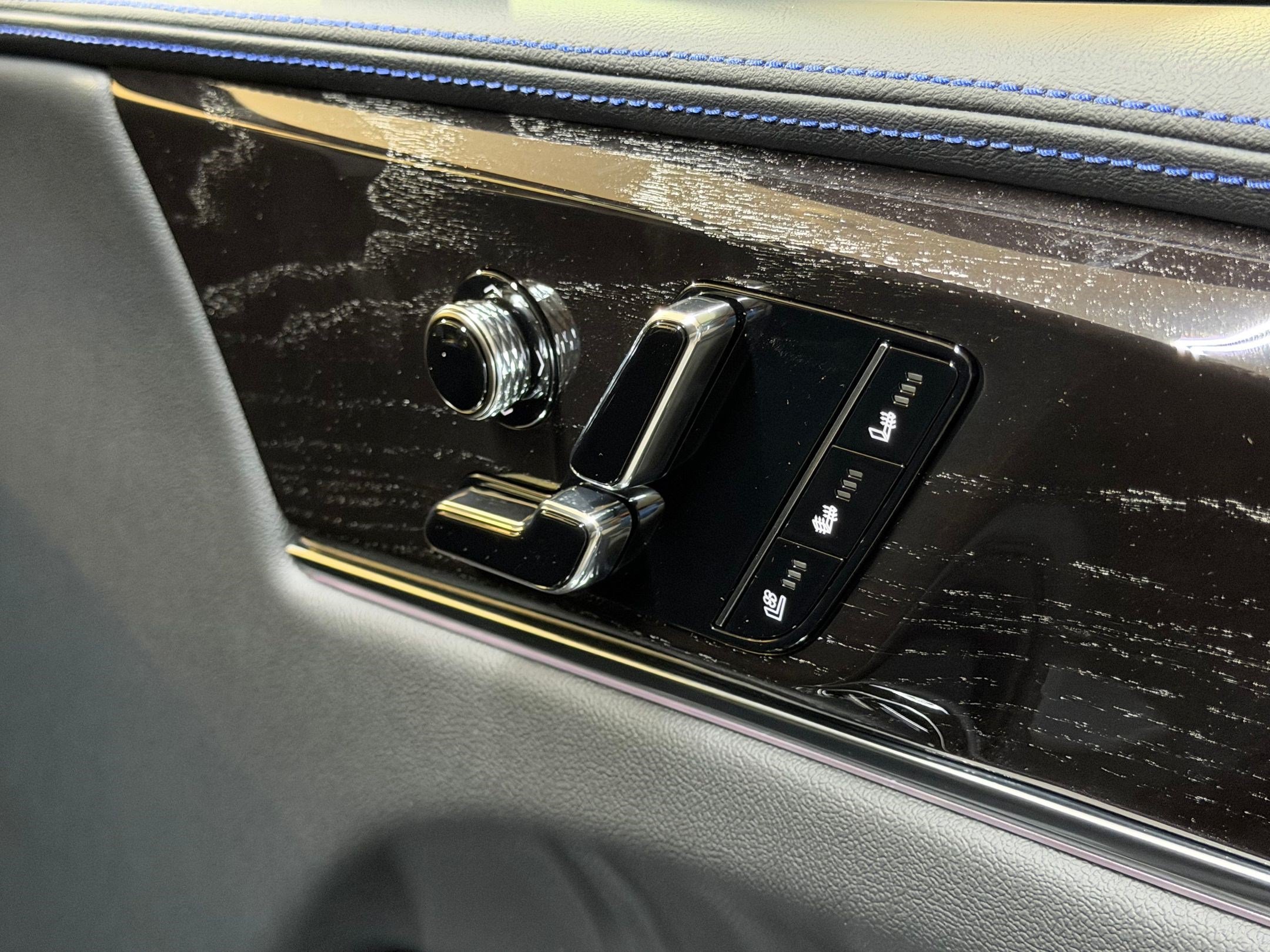 2026 Cadillac Escalade IQ Sport - Photo 56