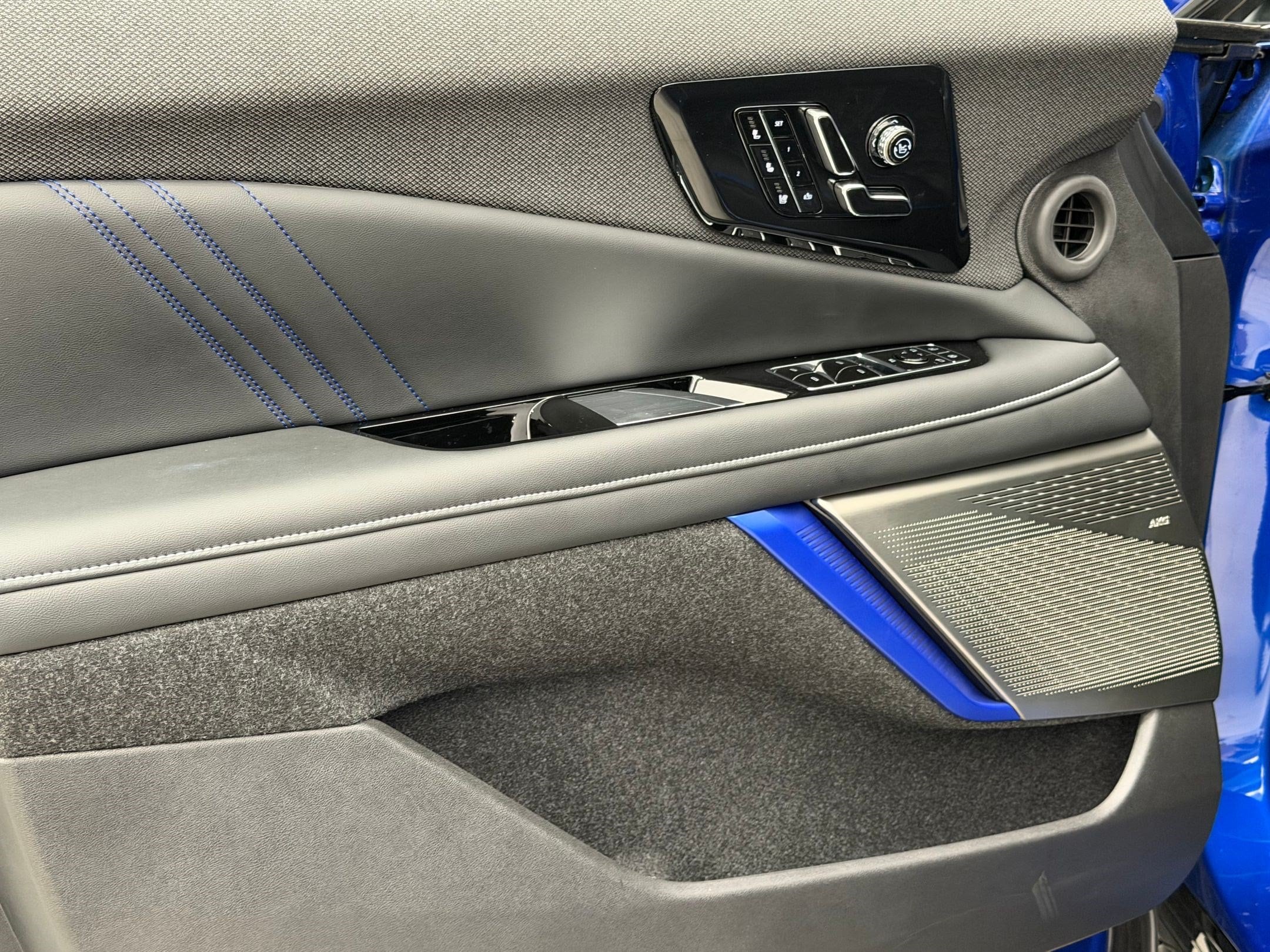 2027 Cadillac OPTIQ V-Series - Photo 12