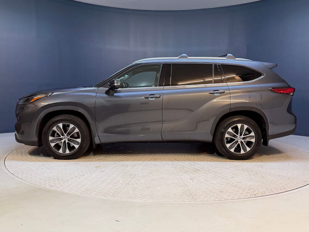 Used 2021 Toyota Highlander XLE