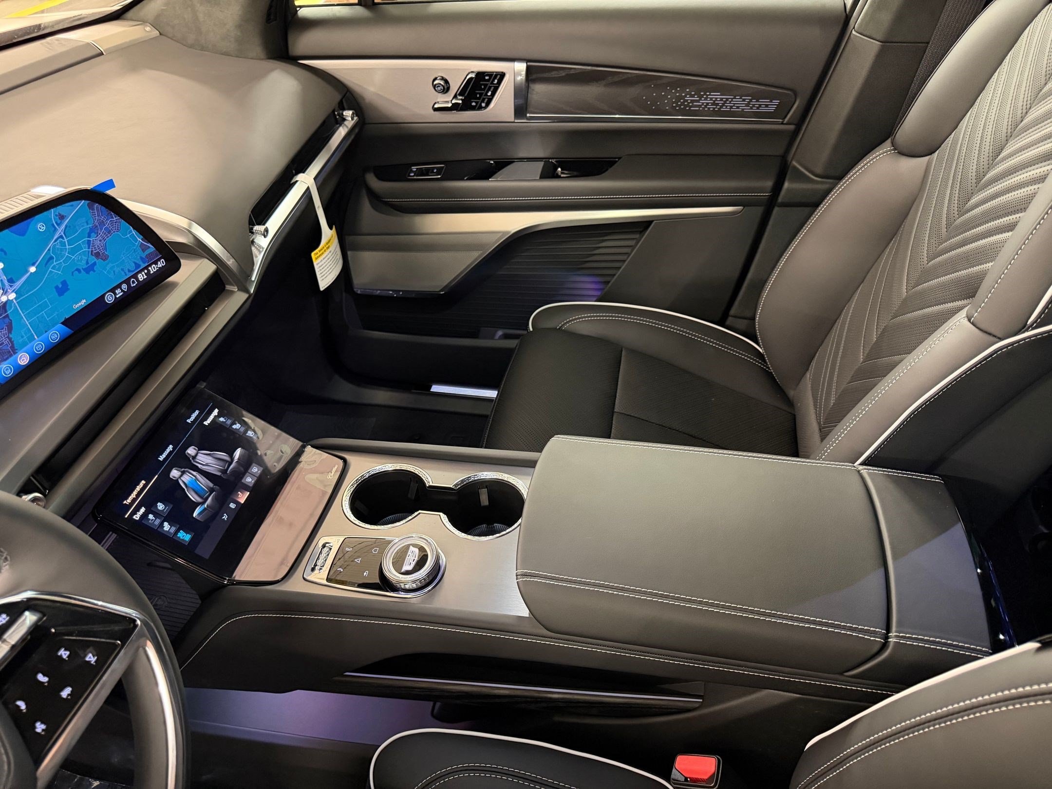 2027 Cadillac VISTIQ Platinum - Photo 17