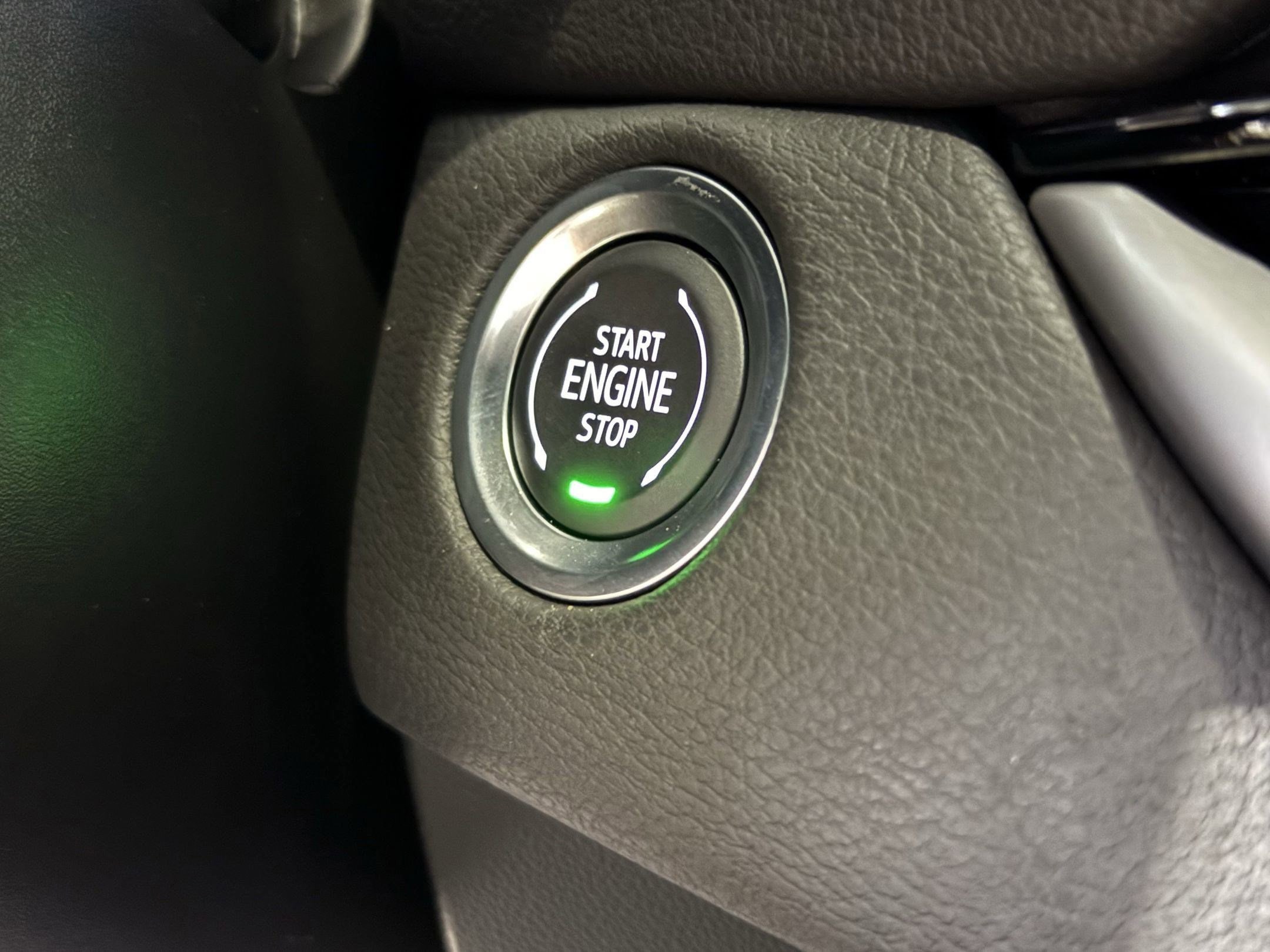 2025 Cadillac XT4 Premium Luxury - Photo 33