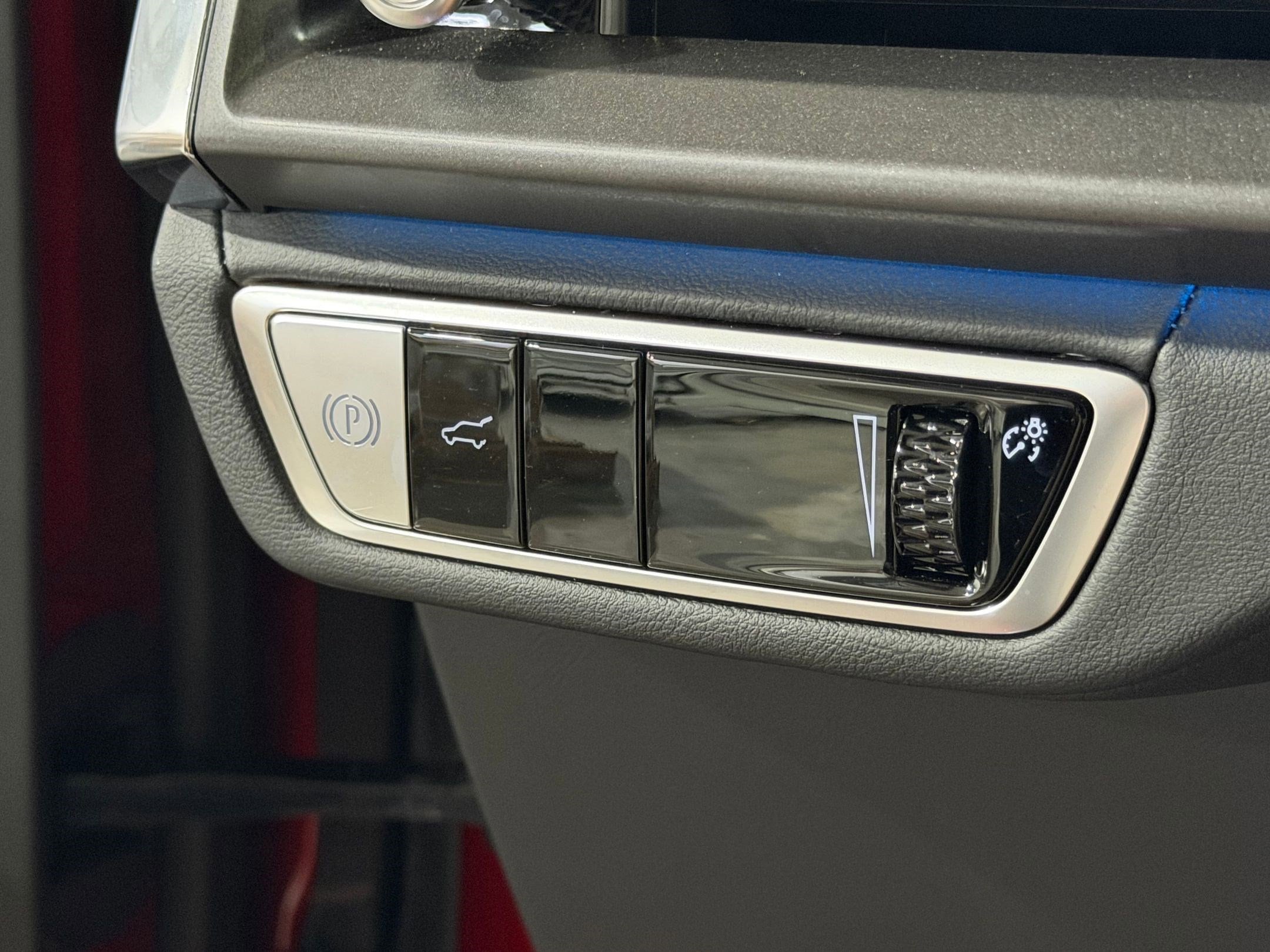 2026 Cadillac VISTIQ Sport - Photo 18