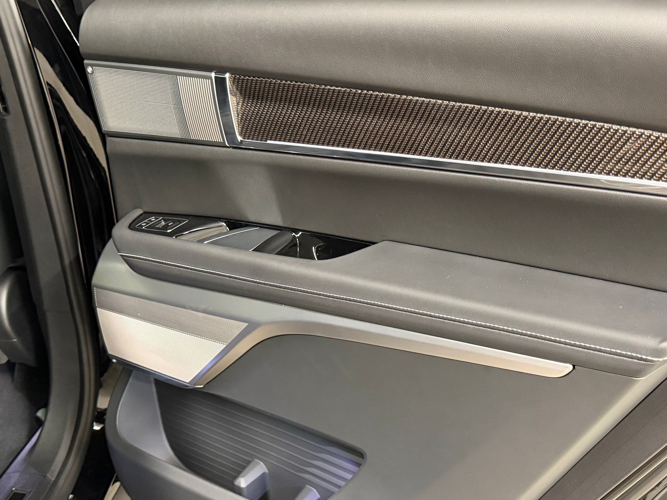 2027 Cadillac VISTIQ Sport - Photo 52