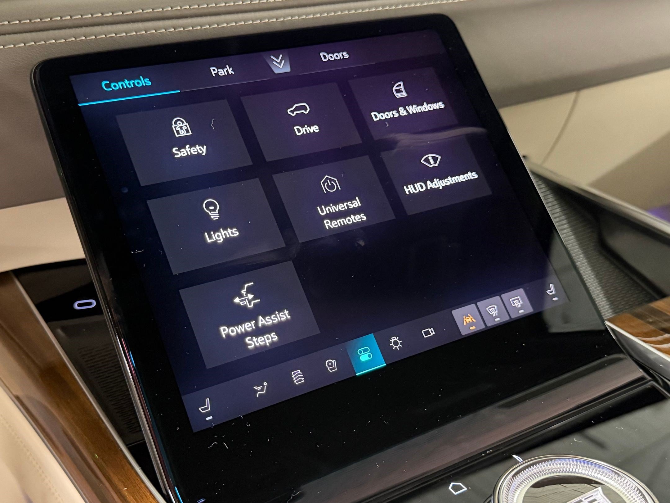 2026 Cadillac Escalade Platinum Sport - Photo 34