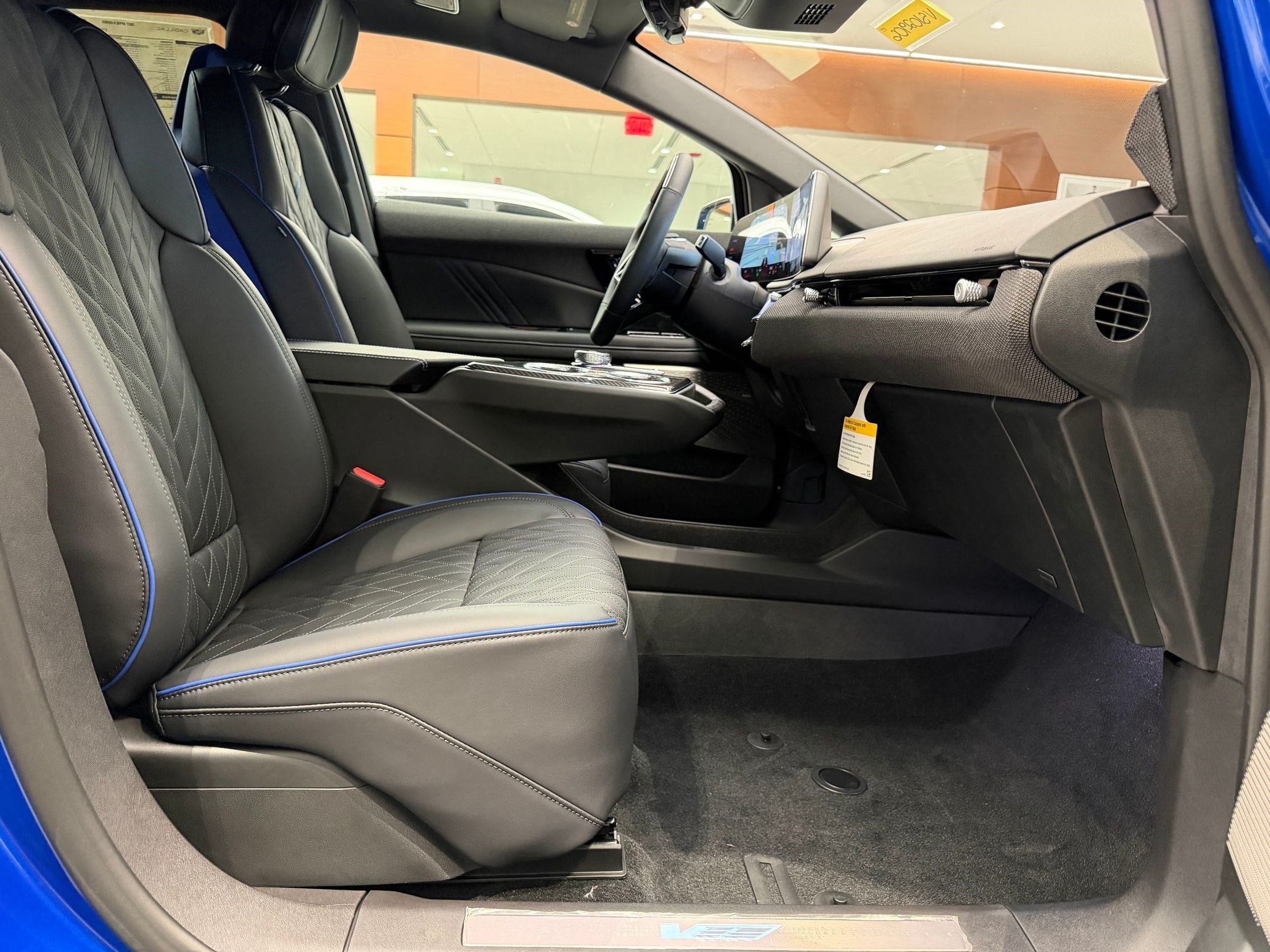 2027 Cadillac OPTIQ V-Series - Photo 40