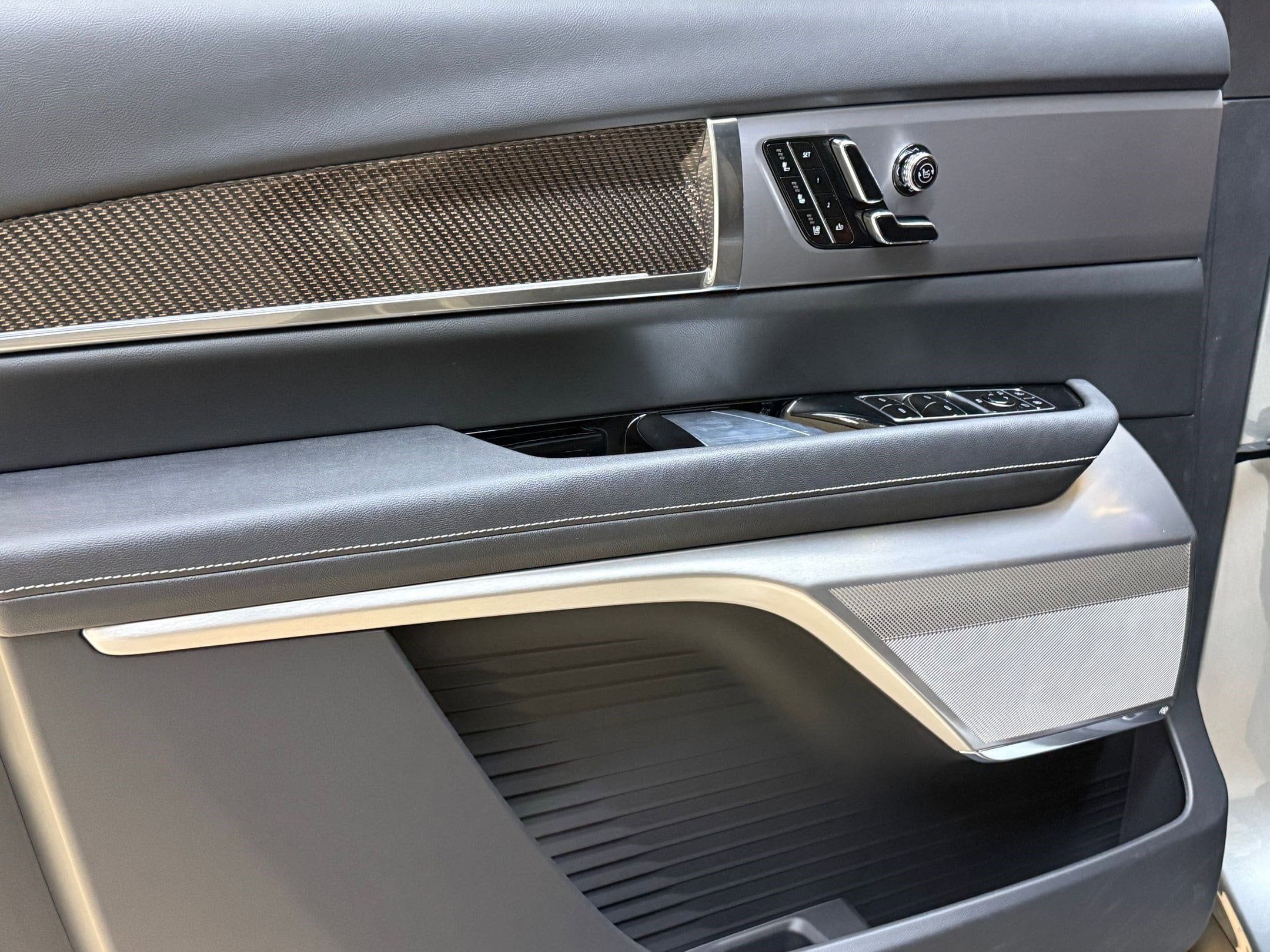 2026 Cadillac VISTIQ Luxury - Photo 13