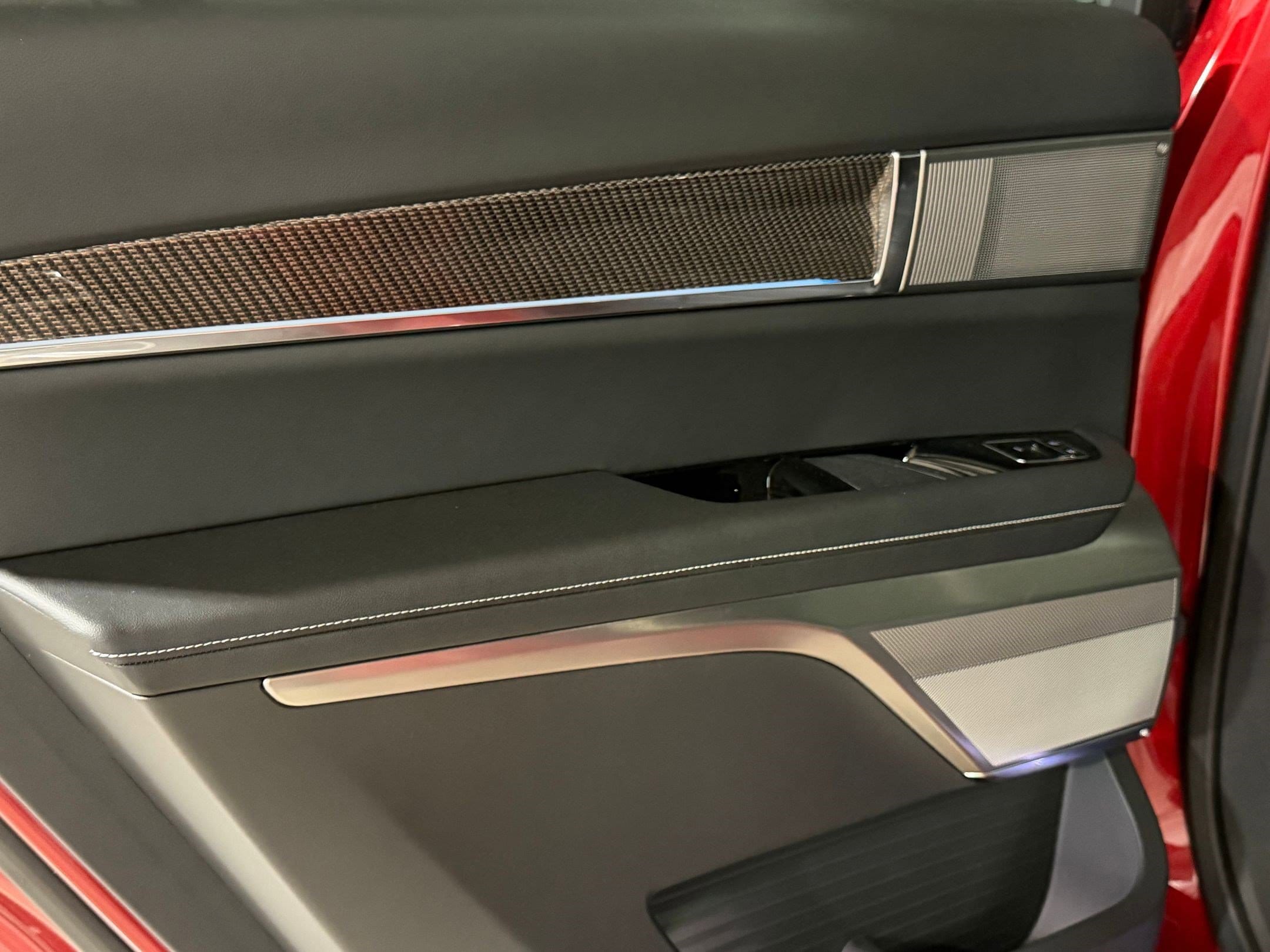 2026 Cadillac VISTIQ Sport - Photo 40