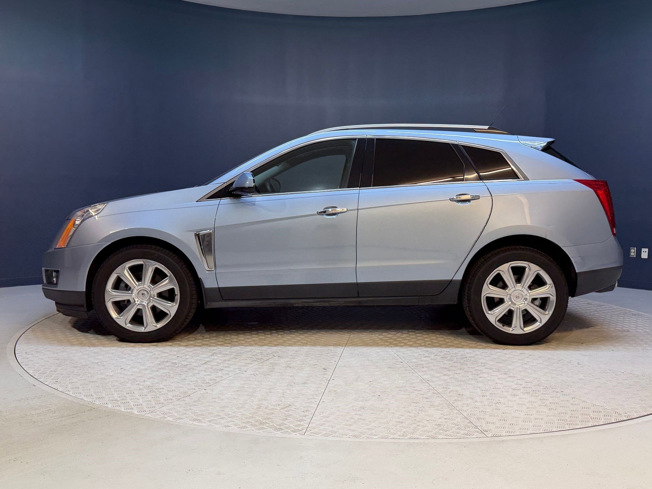 Used 2013 Cadillac SRX Performance Collection with VIN 3GYFNDE30DS596550 for sale in Orlando, FL