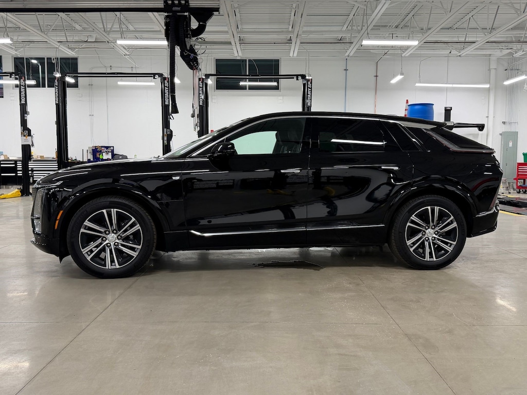 Certified 2024 CADILLAC LYRIQ Luxury 1 SUV