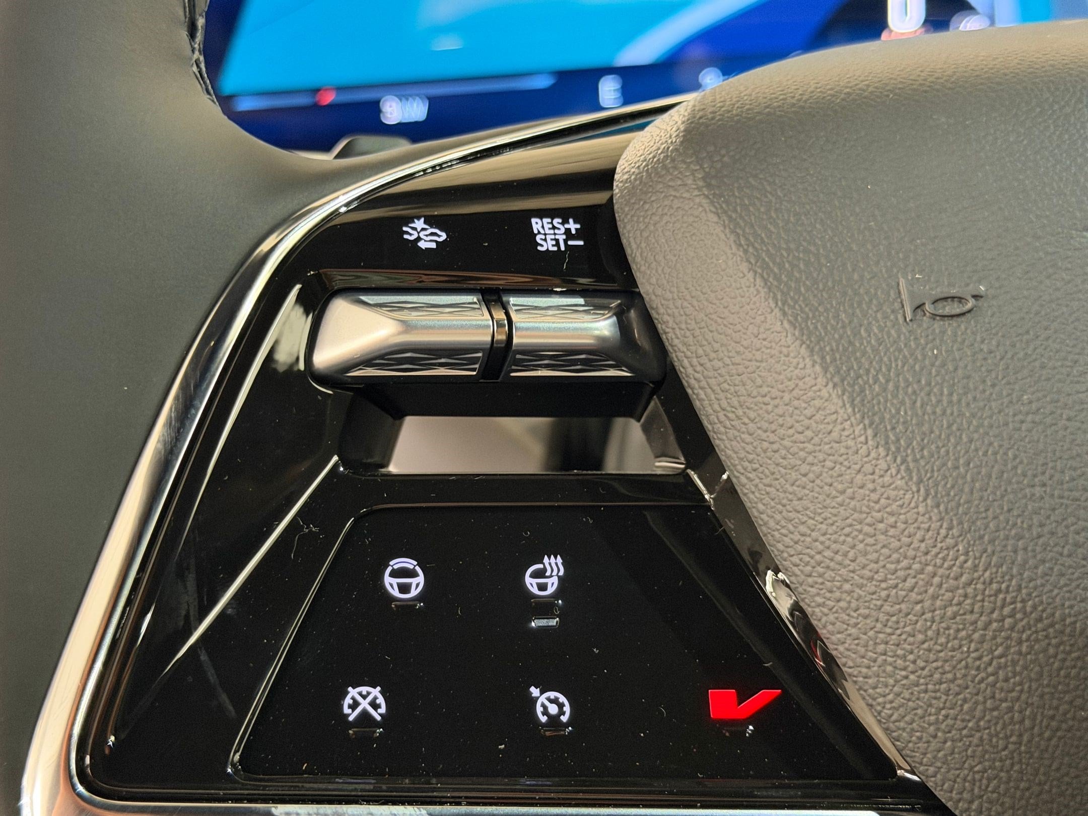 2027 Cadillac VISTIQ Sport - Photo 14