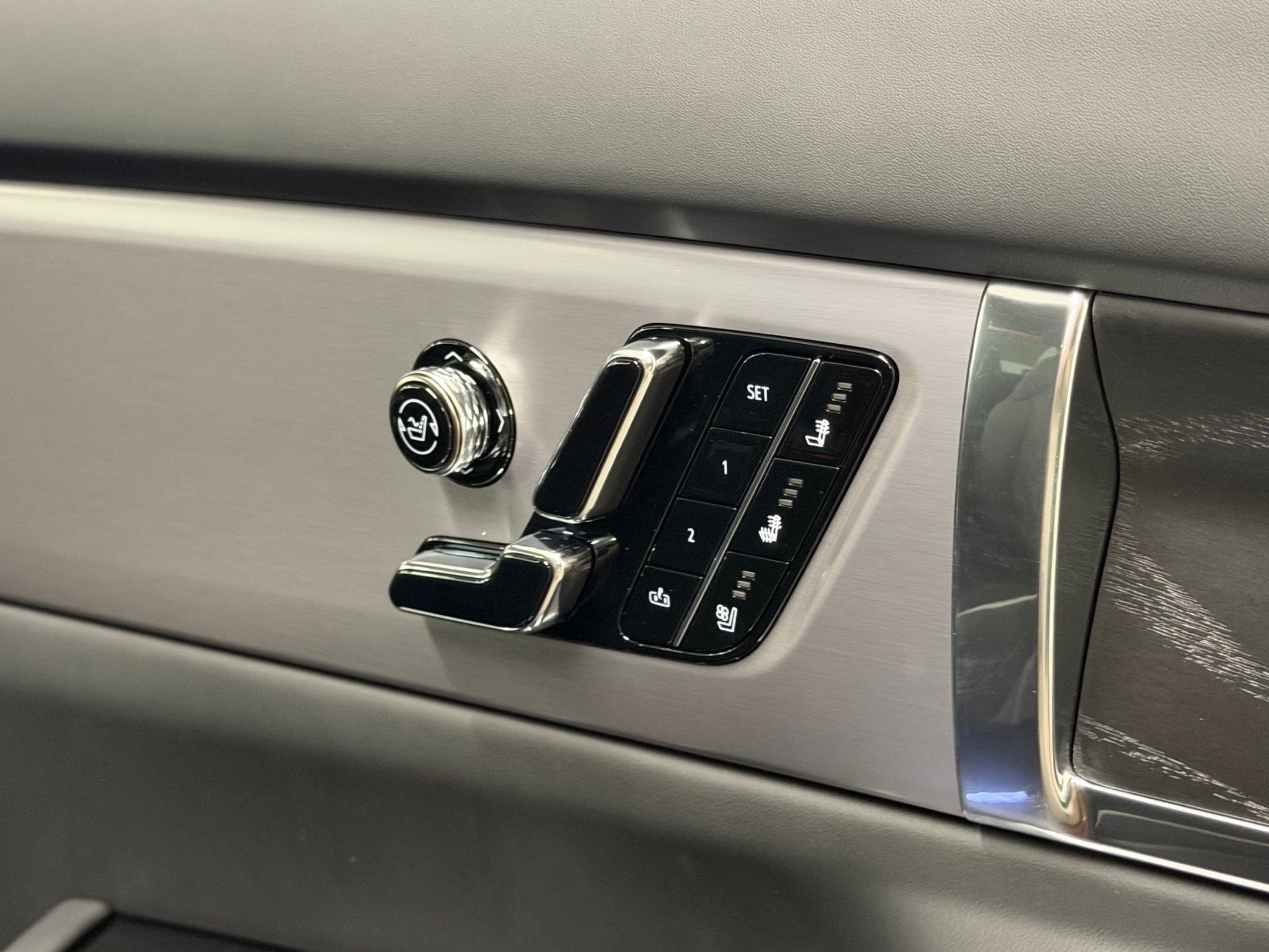 2027 Cadillac VISTIQ Platinum - Photo 26