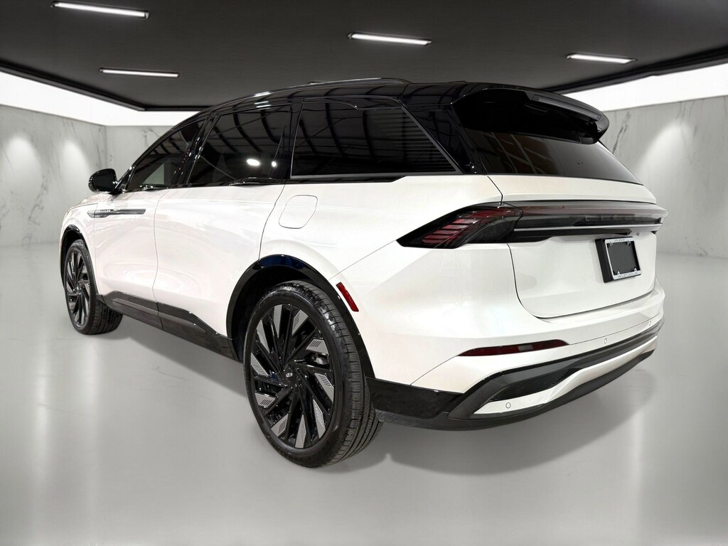 Used 2025 Lincoln Nautilus Reserve