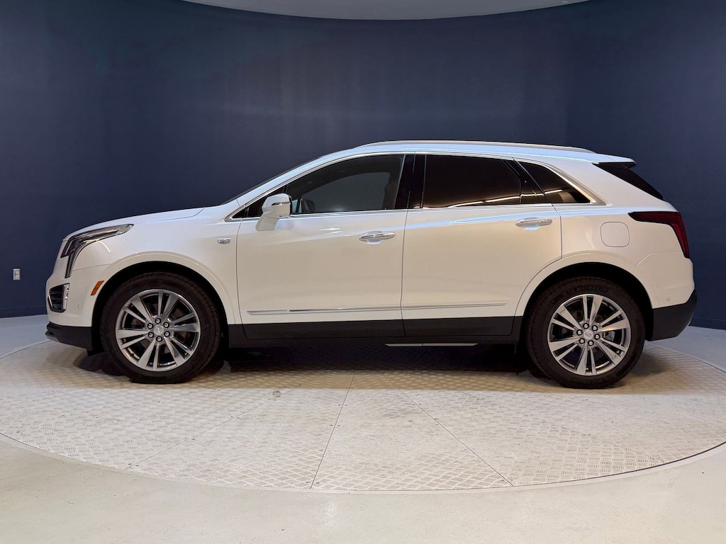 New 2026 CADILLAC XT5 Premium Luxury SUV