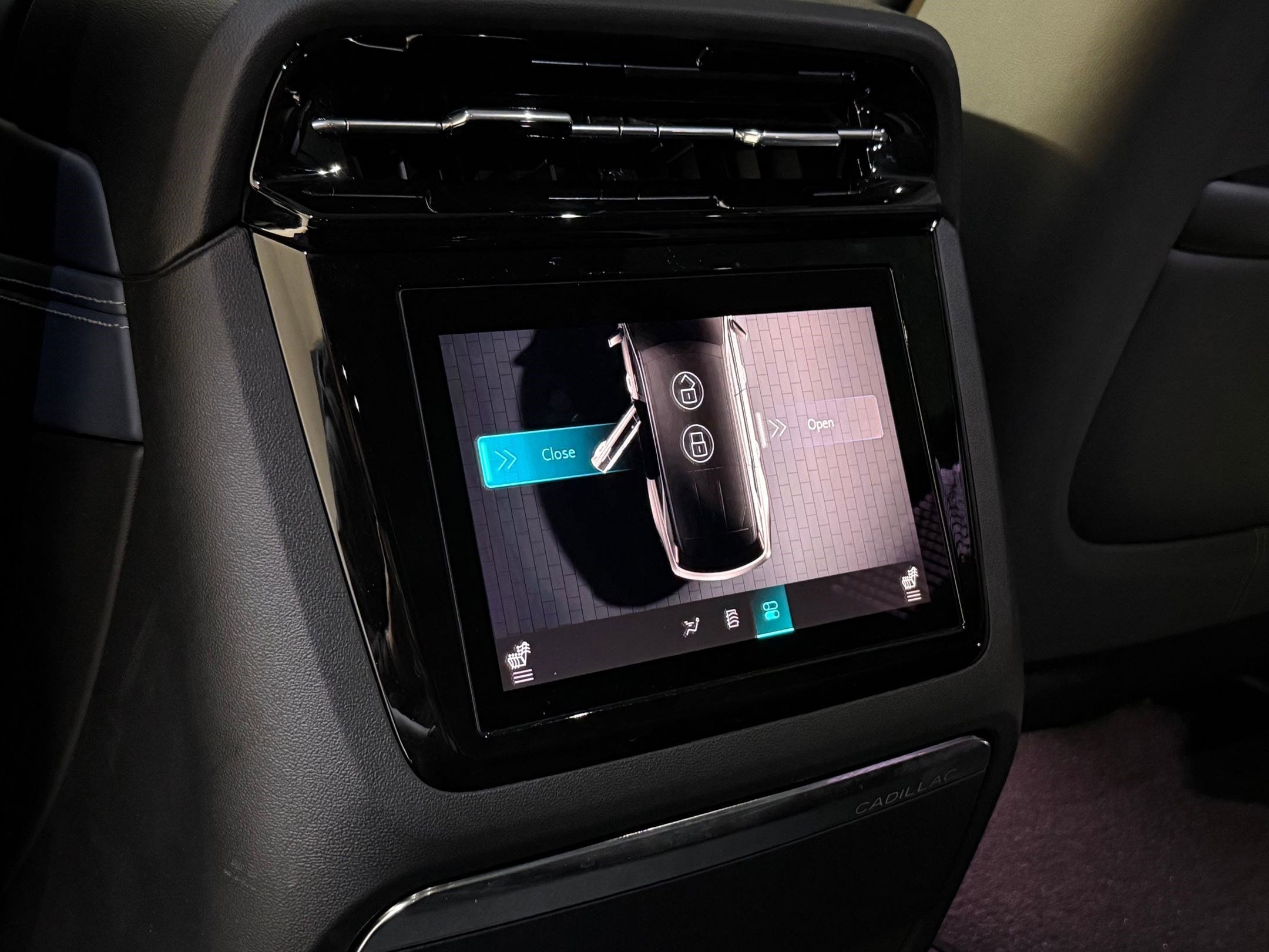 2025 Cadillac Escalade IQ Sport 2 - Photo 19