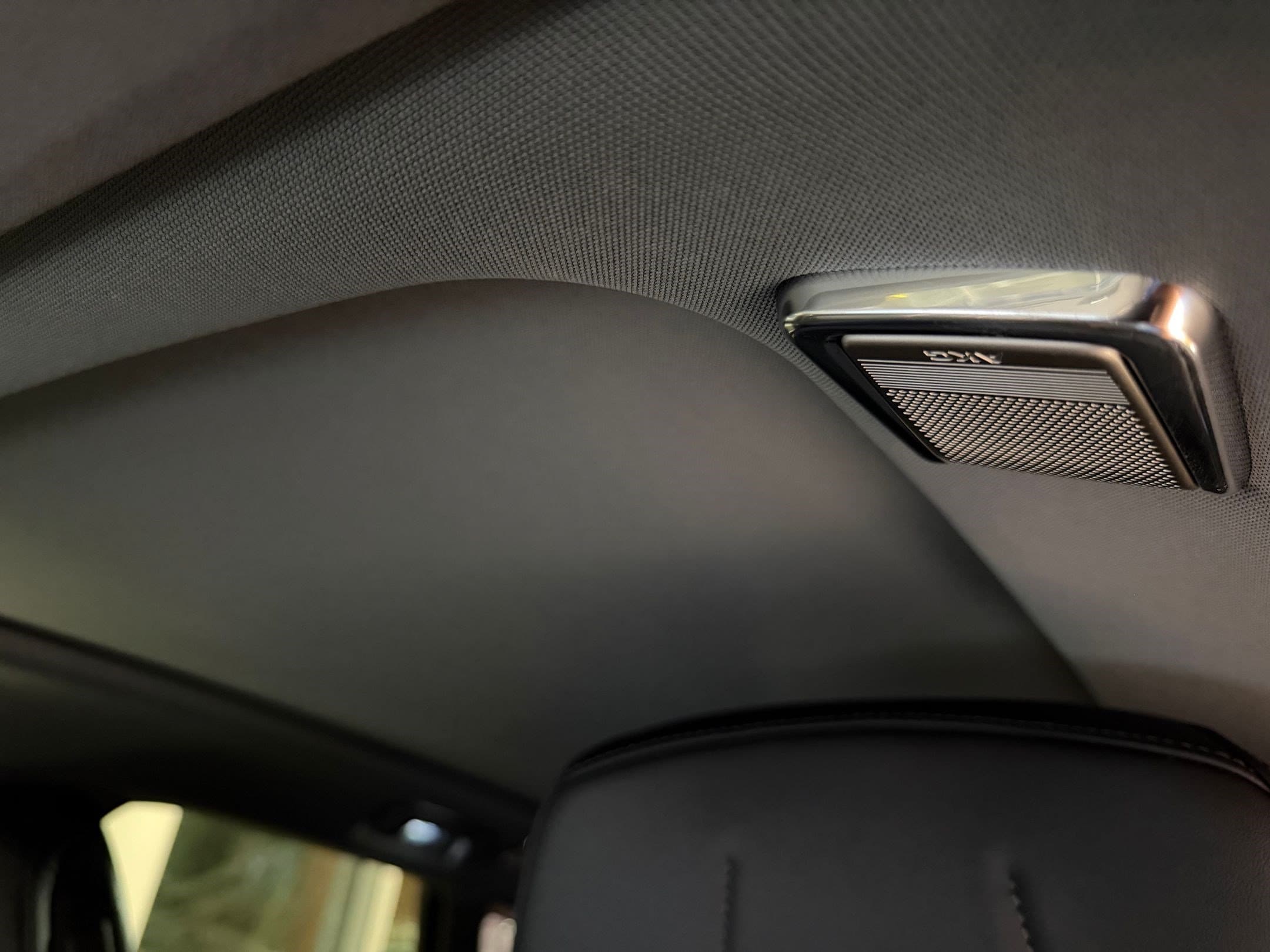 2027 Cadillac OPTIQ V-Series - Photo 38