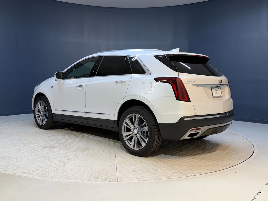 New 2026 CADILLAC XT5 Premium Luxury SUV