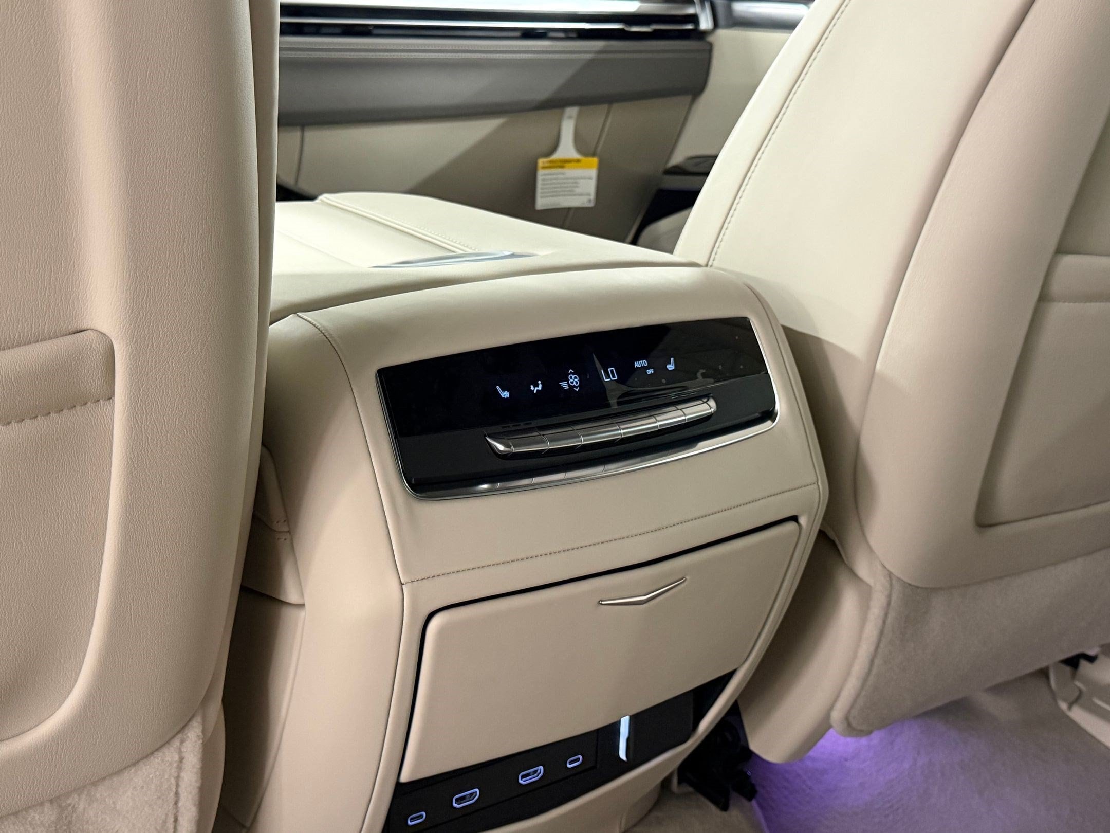 2026 Cadillac Escalade Platinum Sport - Photo 56