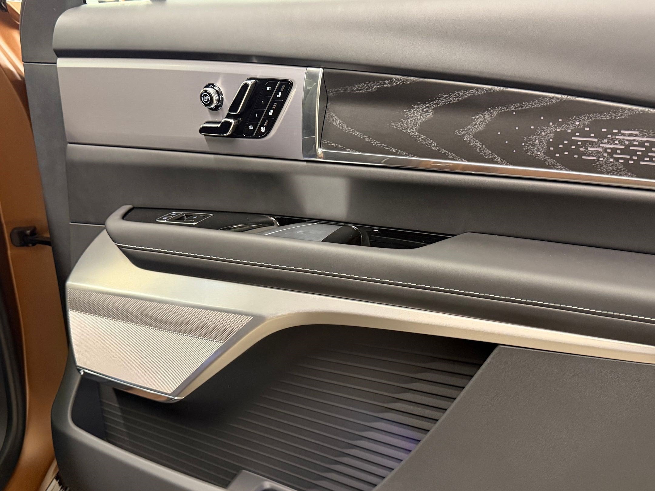 2027 Cadillac VISTIQ Platinum - Photo 54