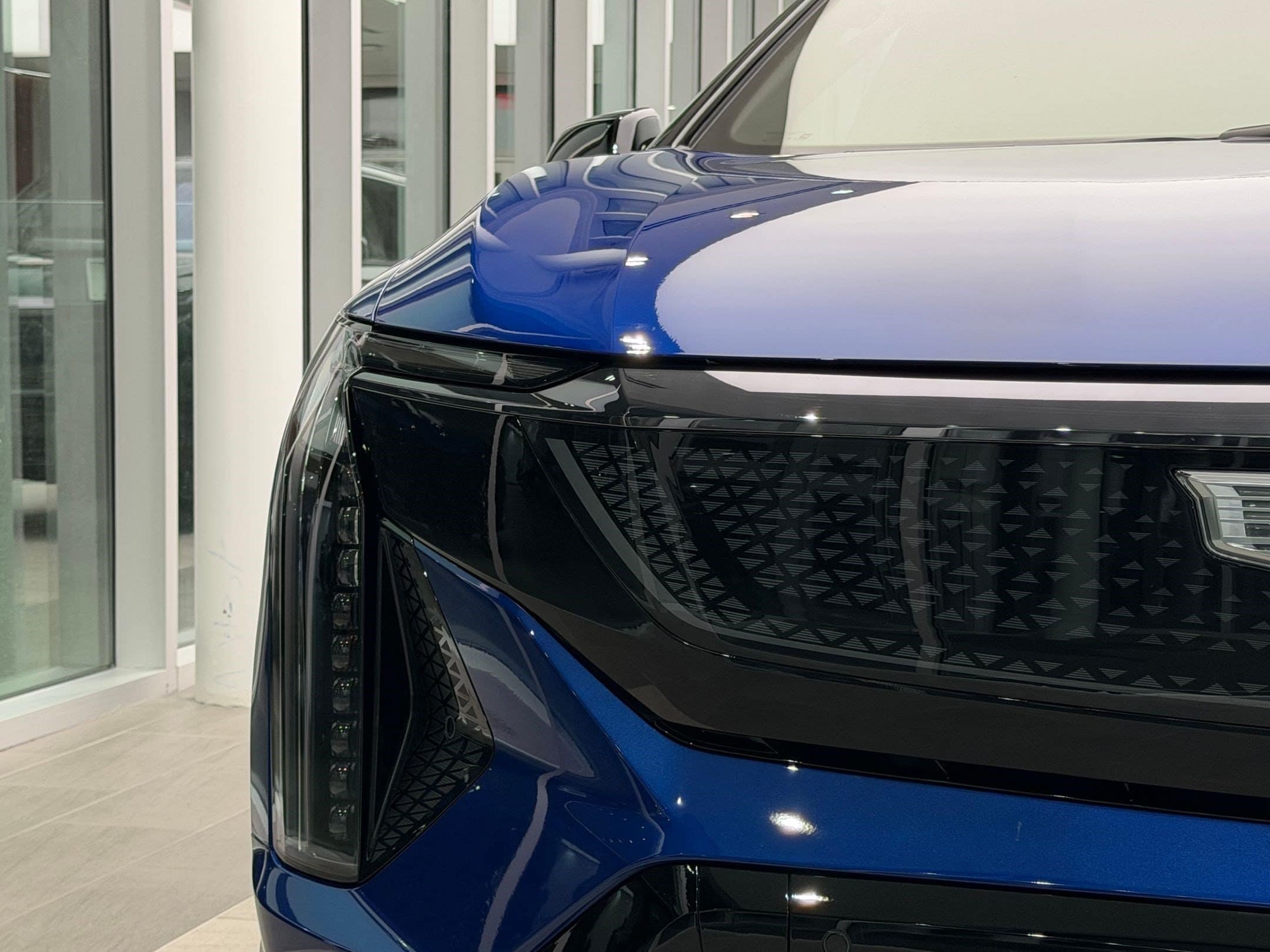 2027 Cadillac OPTIQ V-Series - Photo 10