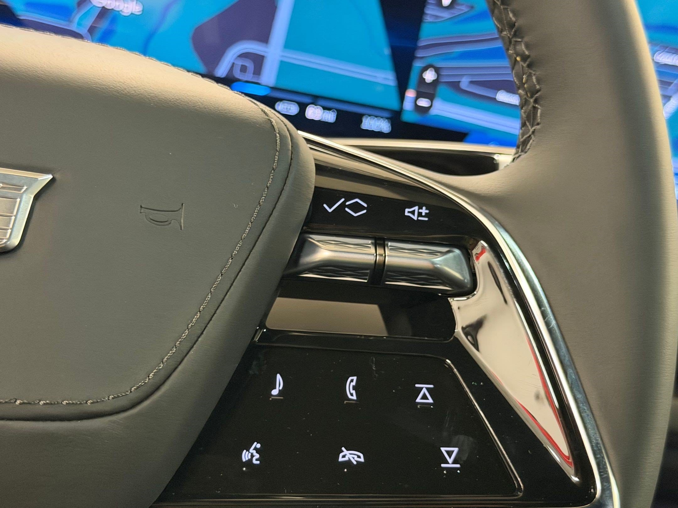 2027 Cadillac VISTIQ Platinum - Photo 16