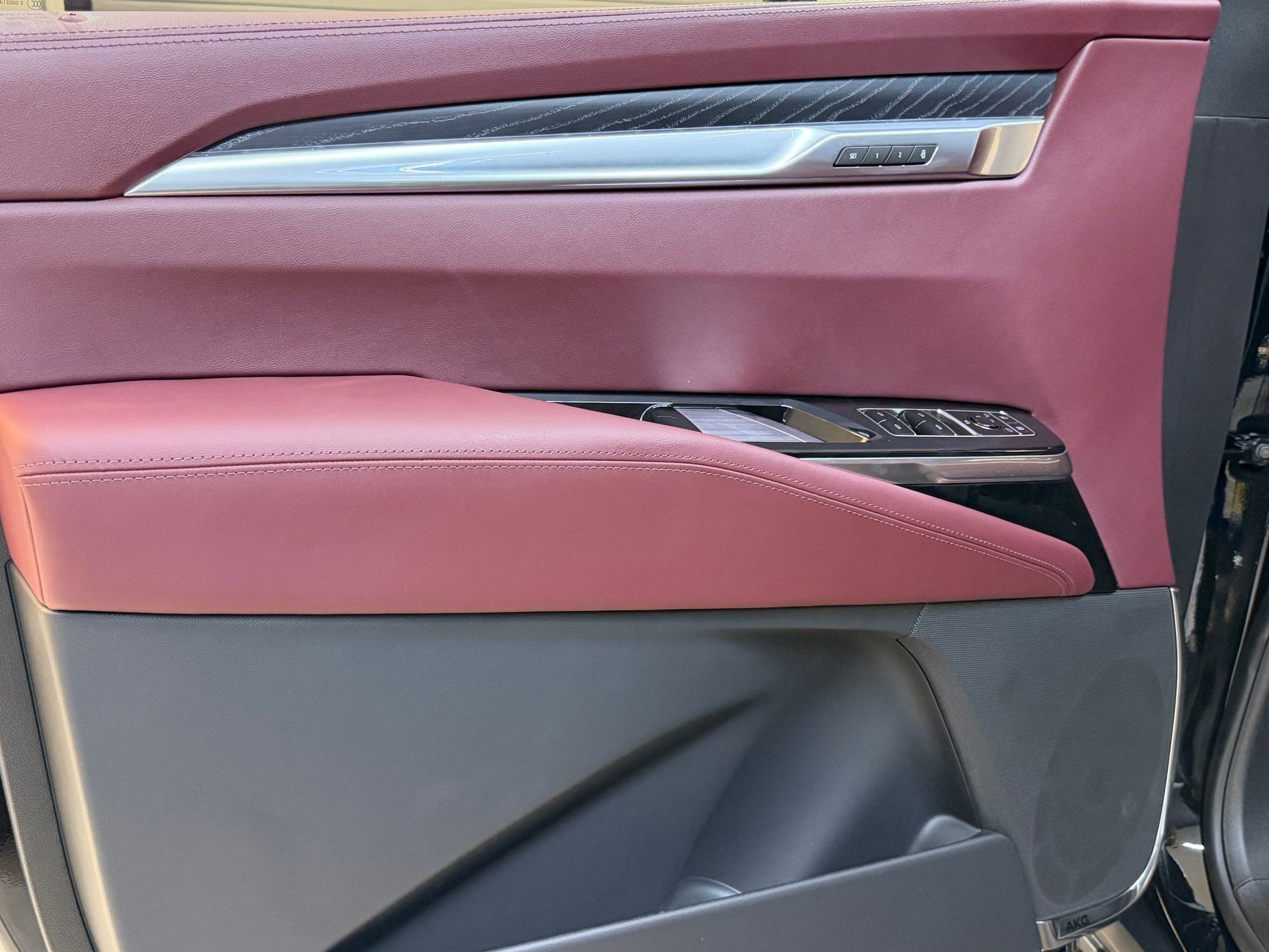2026 Cadillac Escalade Luxury - Photo 10