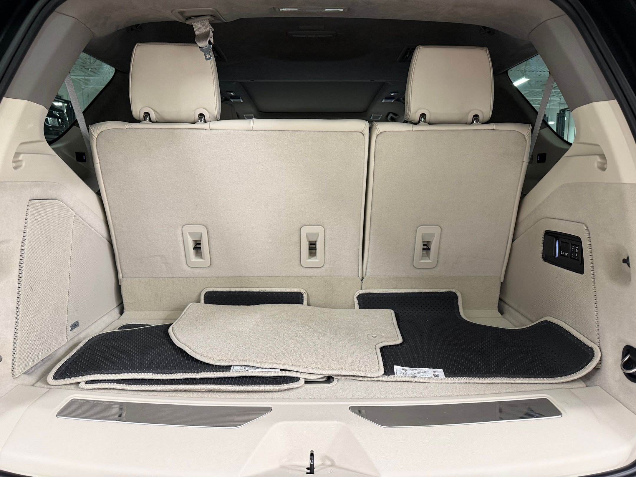 2026 Cadillac Escalade Platinum Sport - Photo 40