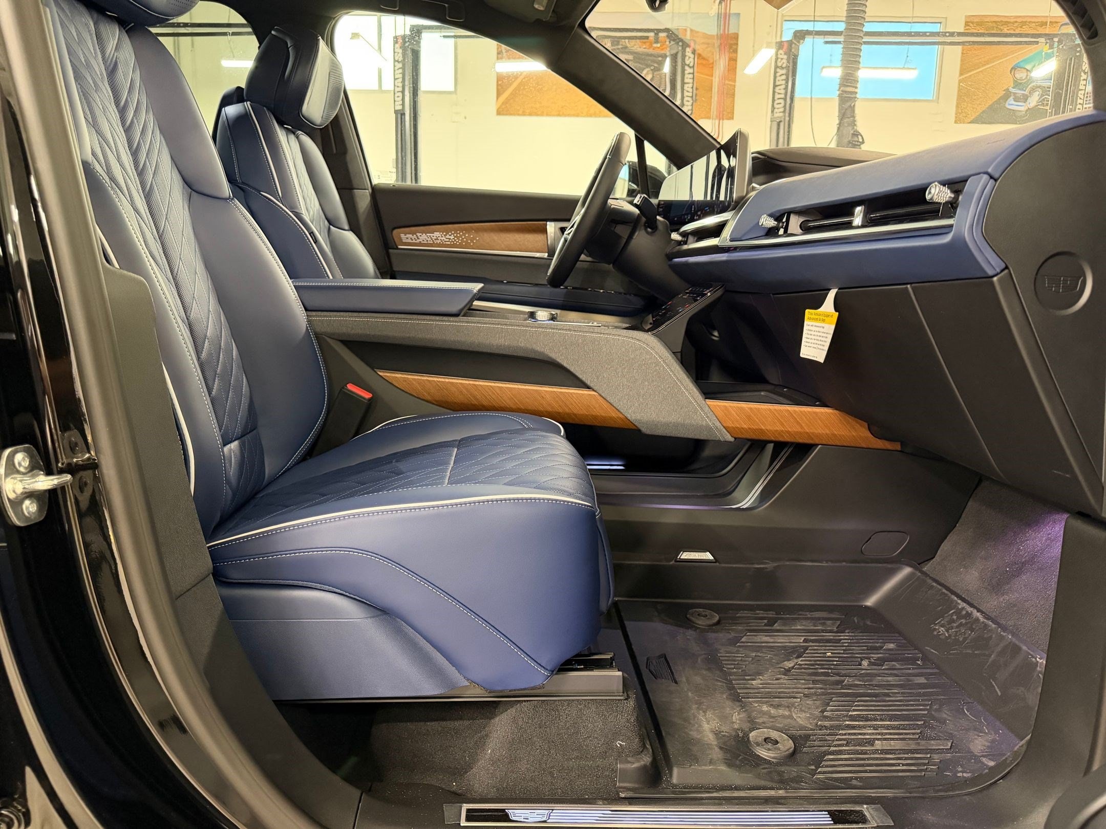 2026 Cadillac VISTIQ Premium Luxury - Photo 28