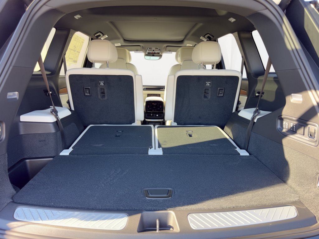 2027 Cadillac VISTIQ Sport - Photo 27