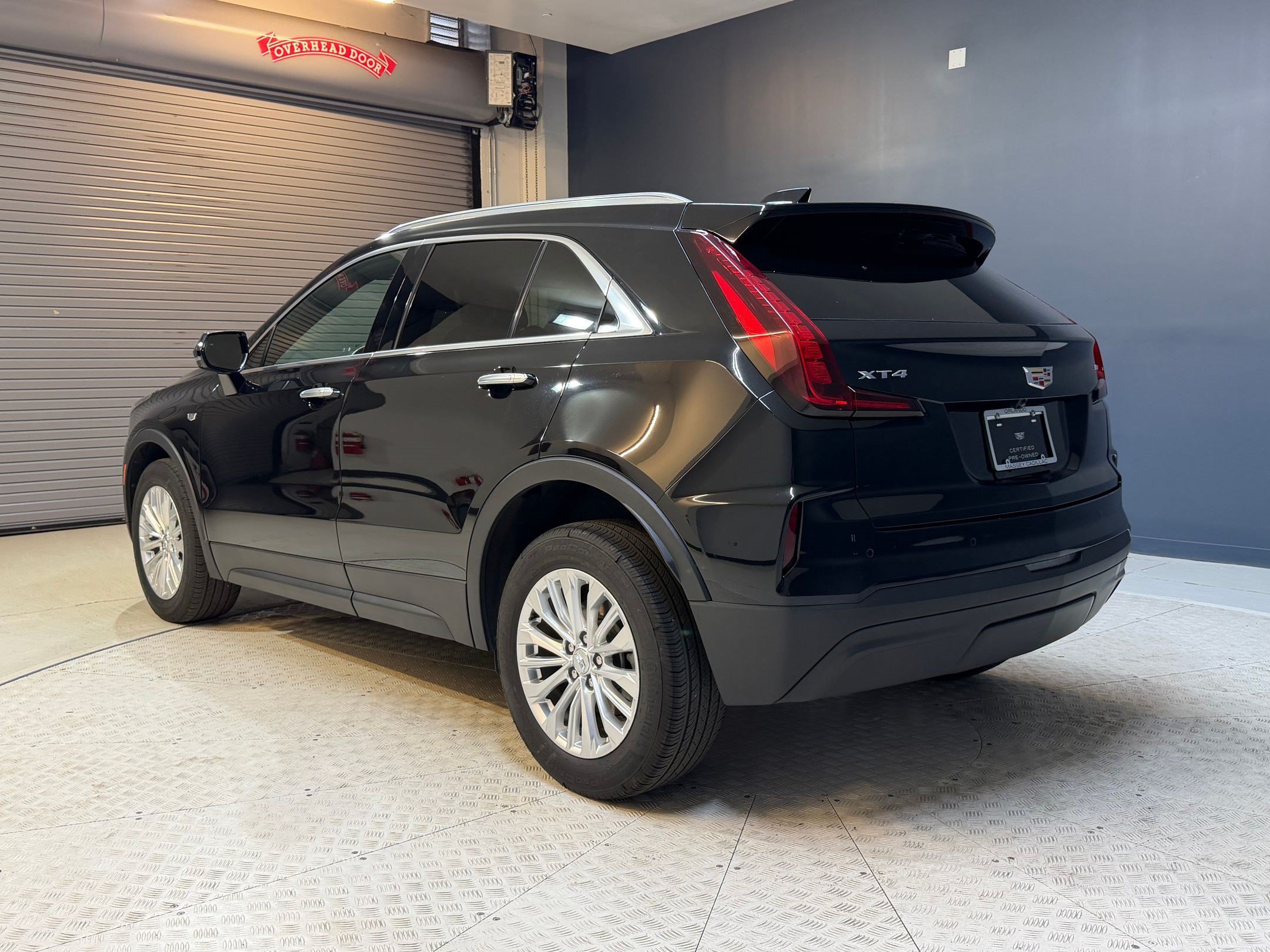 XT4 Luxury SUV