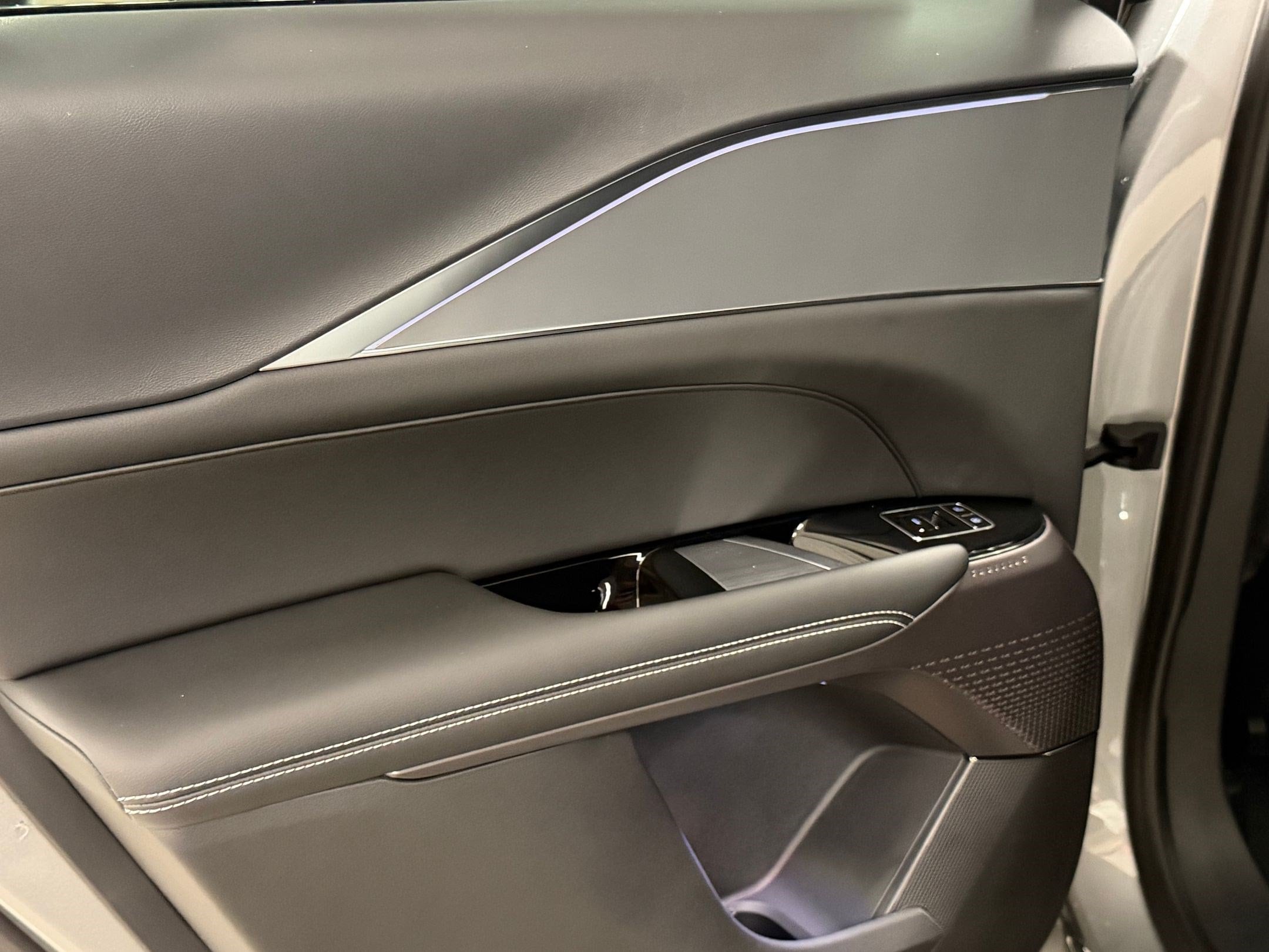 2027 Cadillac LYRIQ Sport - Photo 45