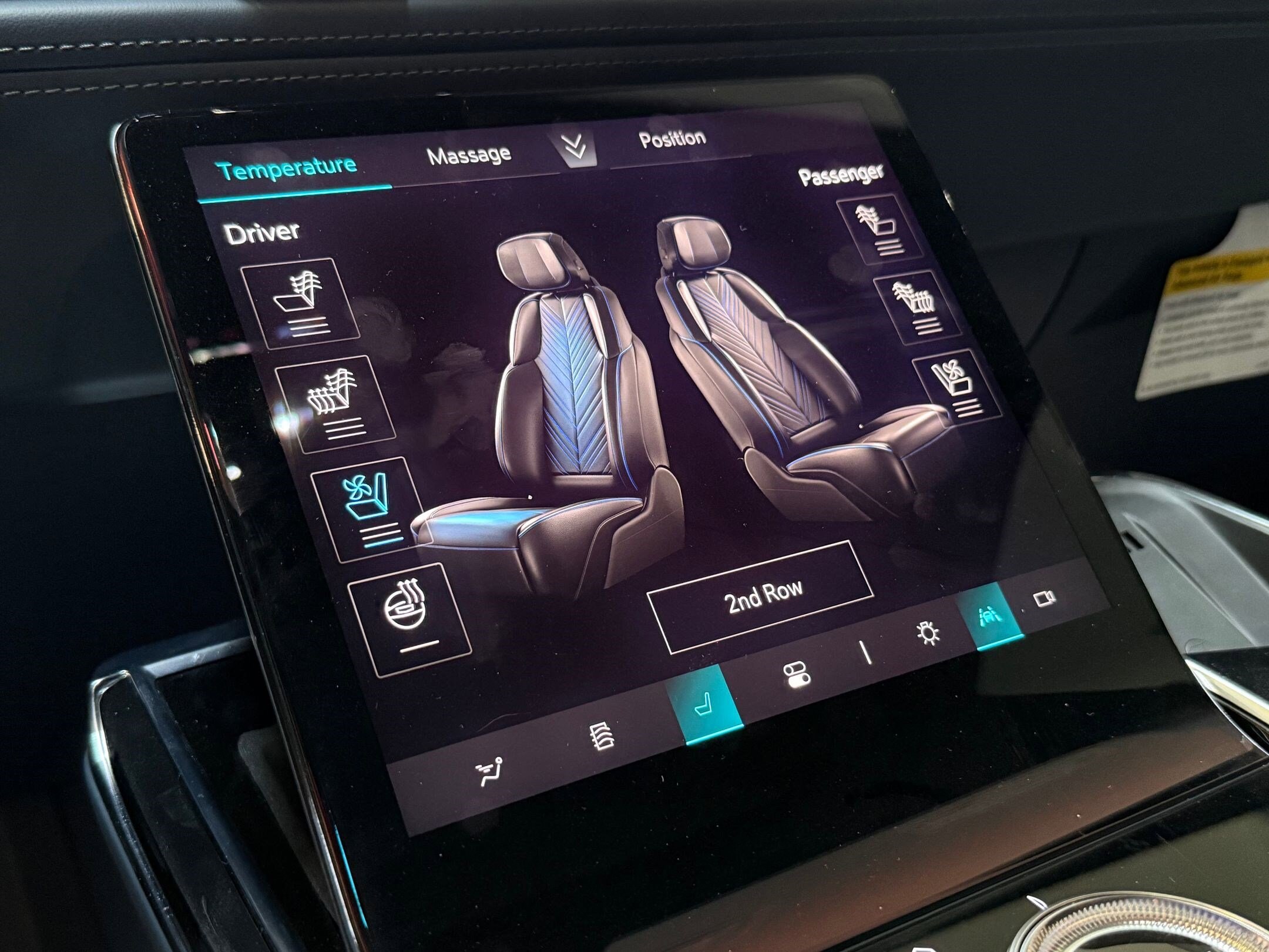 2025 Cadillac Escalade IQ Sport 2 - Photo 37