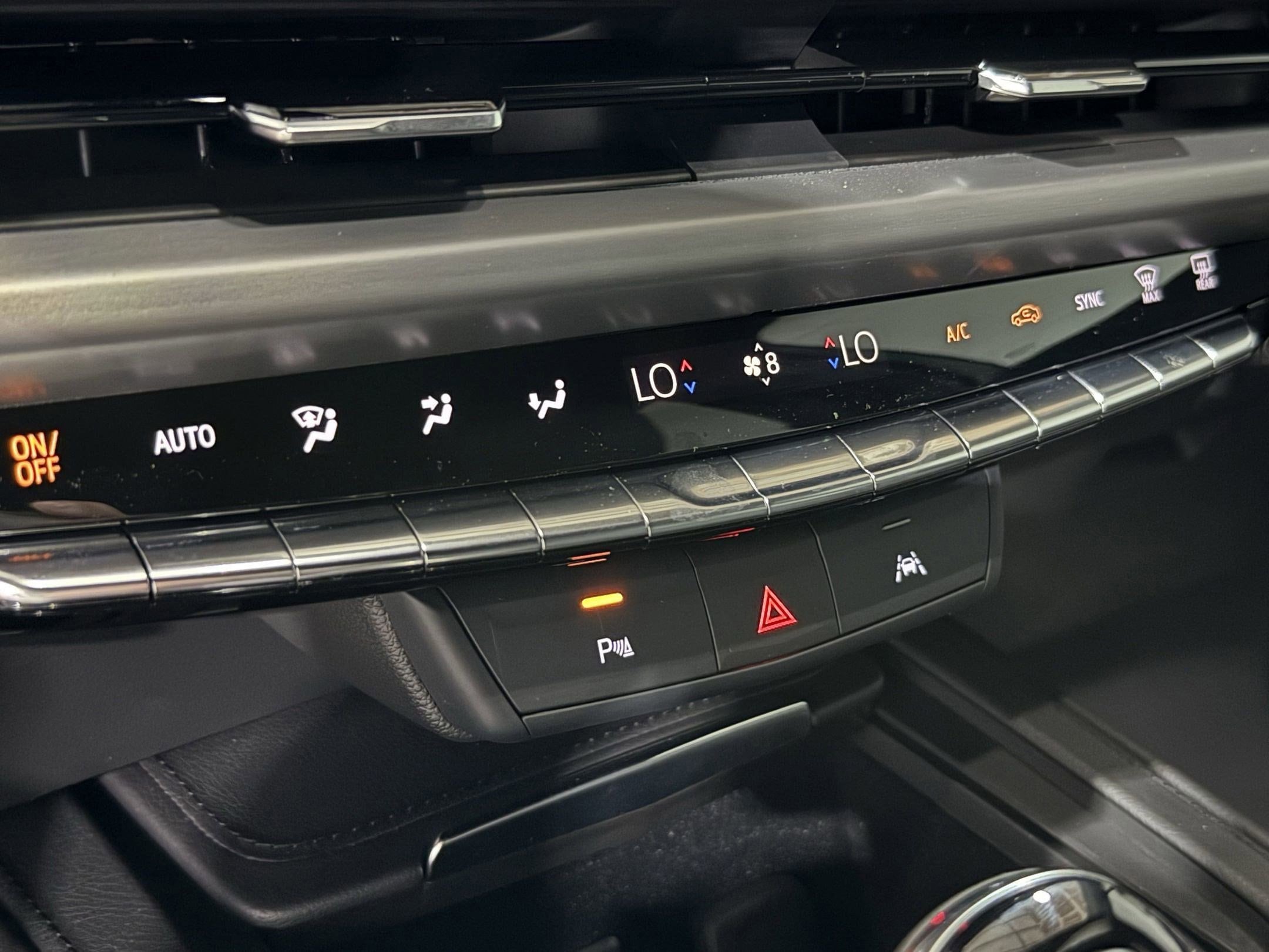 2025 Cadillac XT4 Premium Luxury - Photo 28