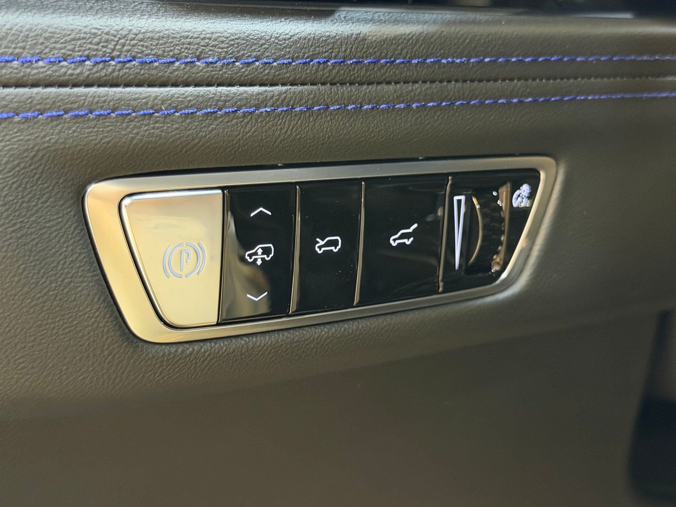 2026 Cadillac Escalade IQ Sport - Photo 17