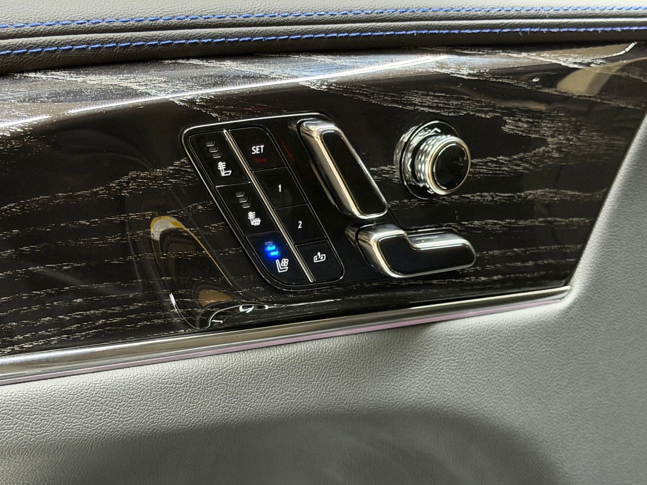 2026 Cadillac Escalade IQ Luxury - Photo 25