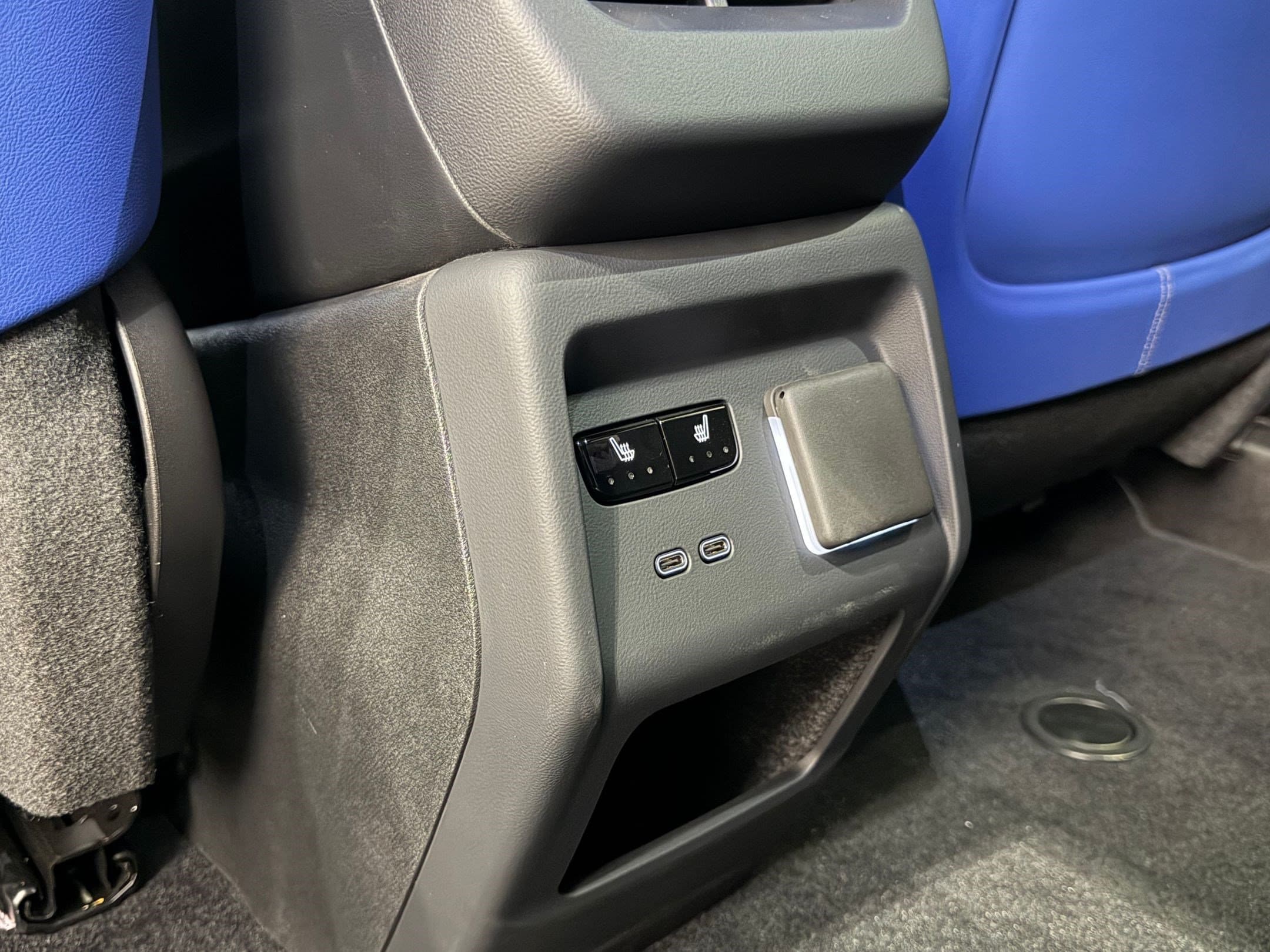 2027 Cadillac OPTIQ V-Series - Photo 55