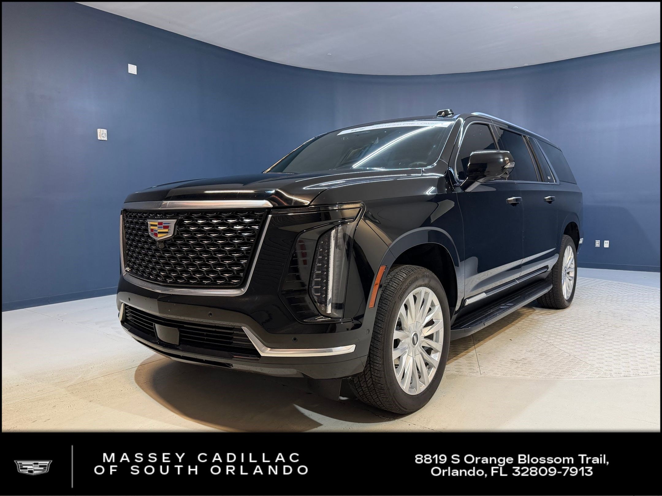 2025 Cadillac Escalade ESV Luxury's photo