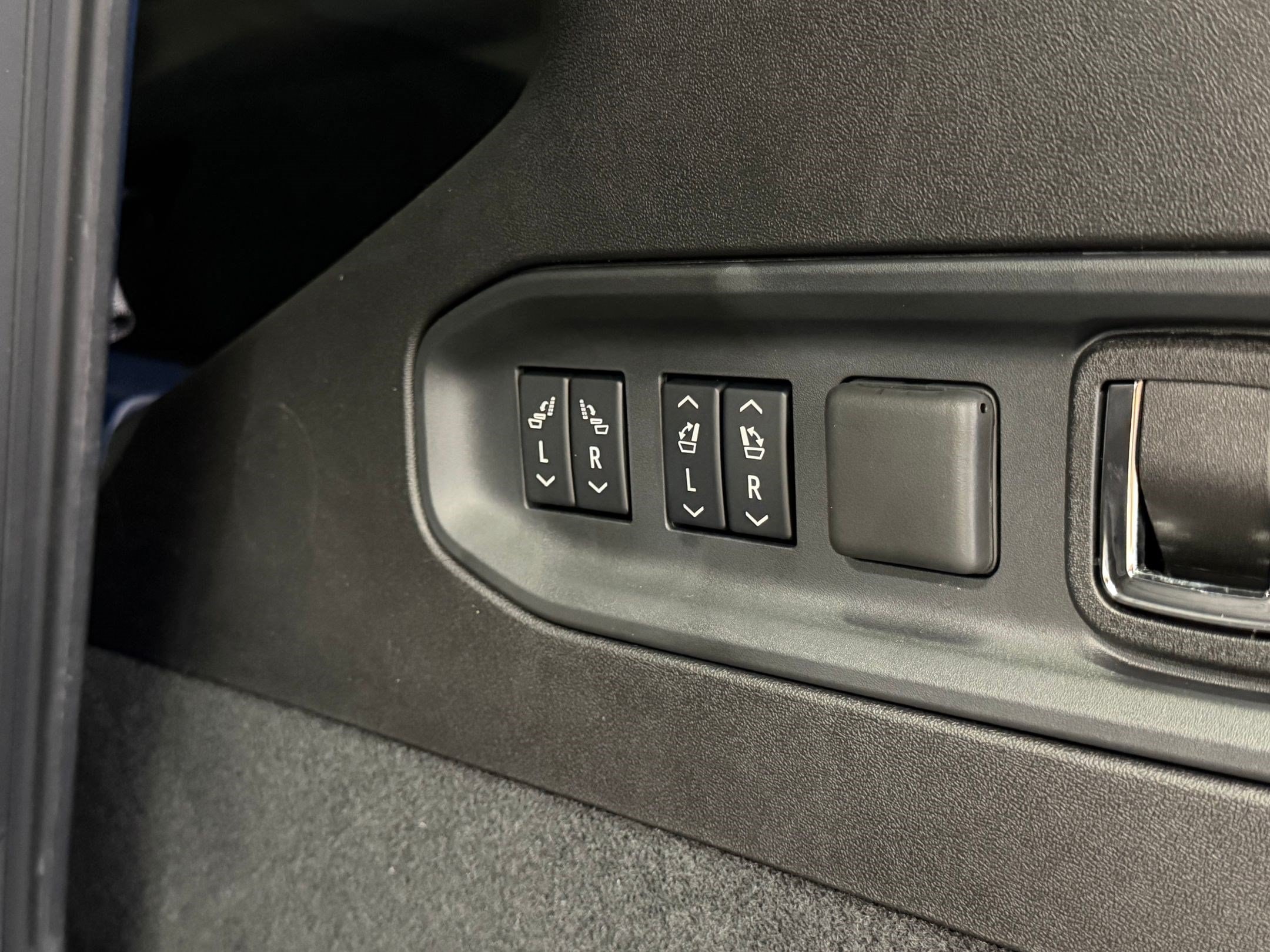2026 Cadillac VISTIQ Premium Luxury - Photo 48