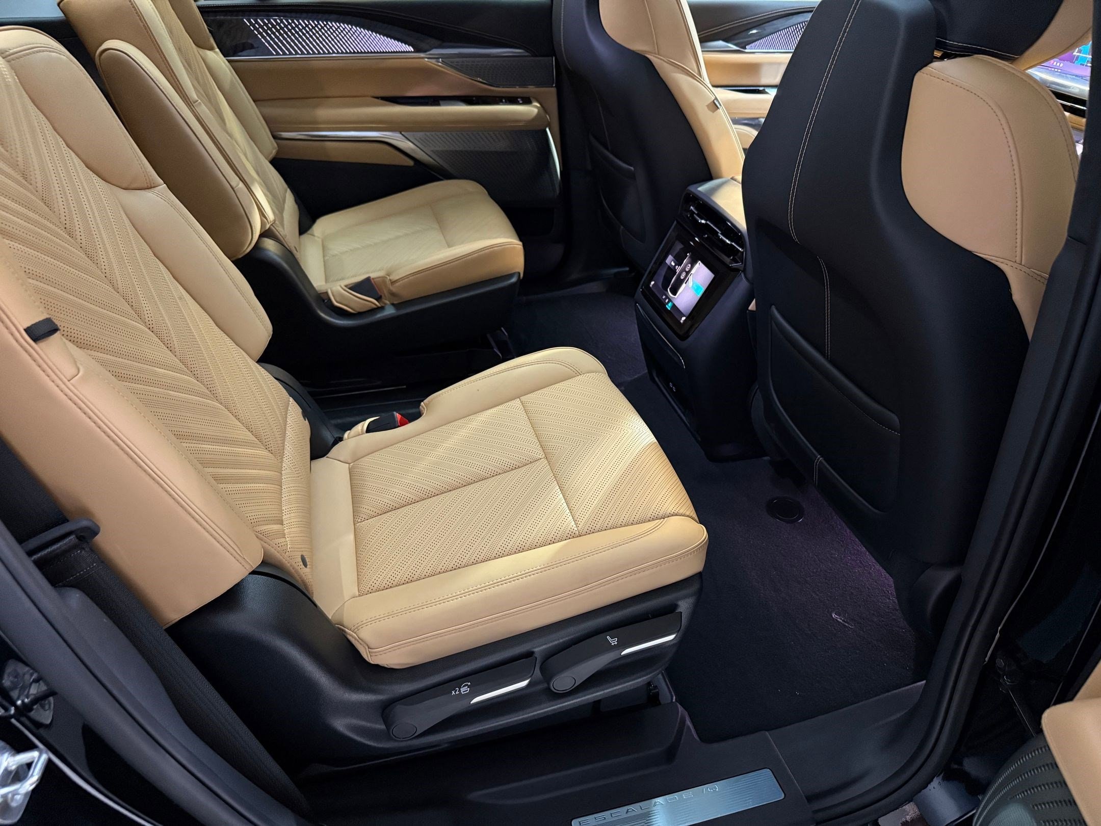 2025 Cadillac Escalade IQ Sport 2 - Photo 54