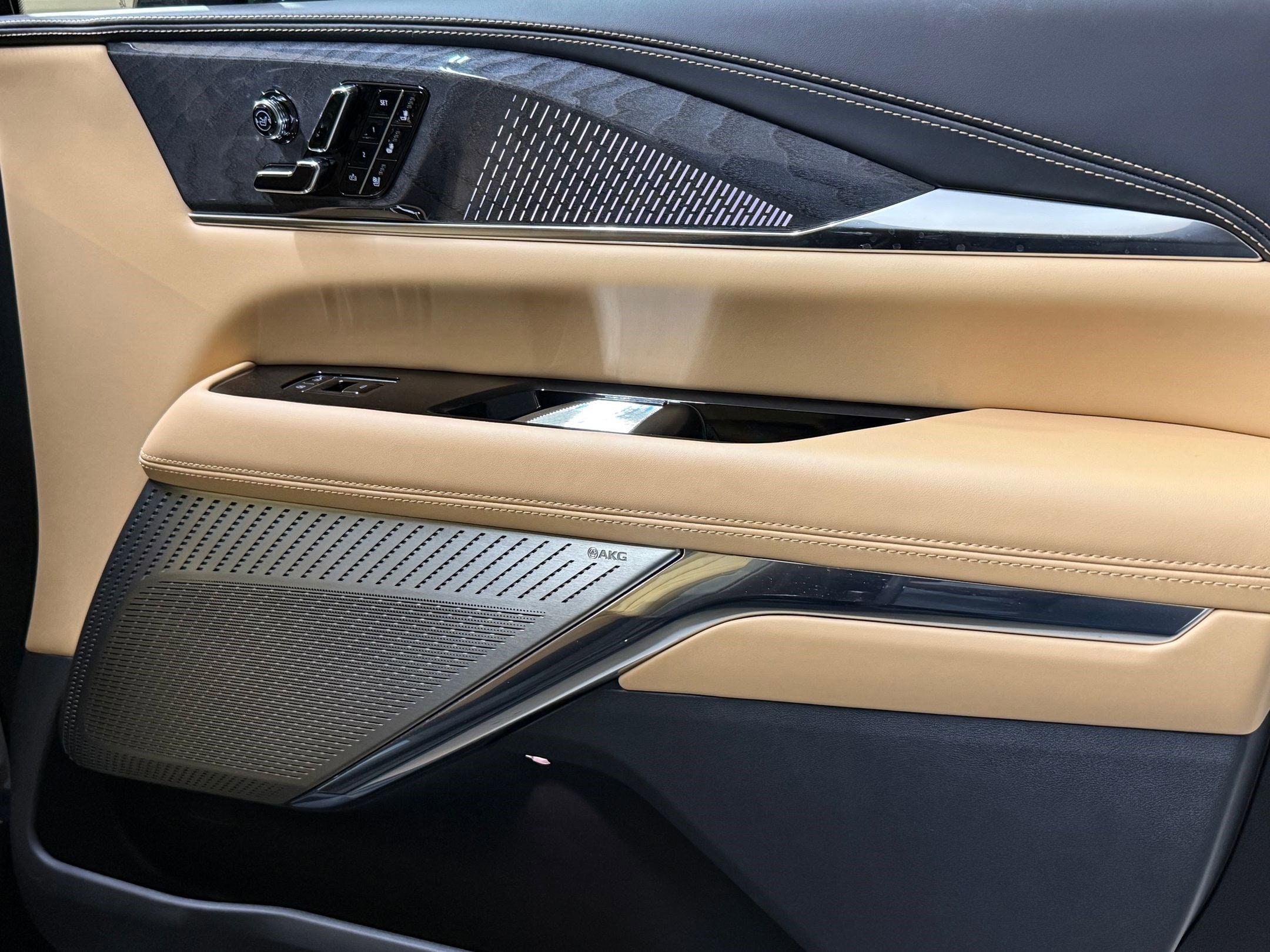 2025 Cadillac Escalade IQ Sport 2 - Photo 56