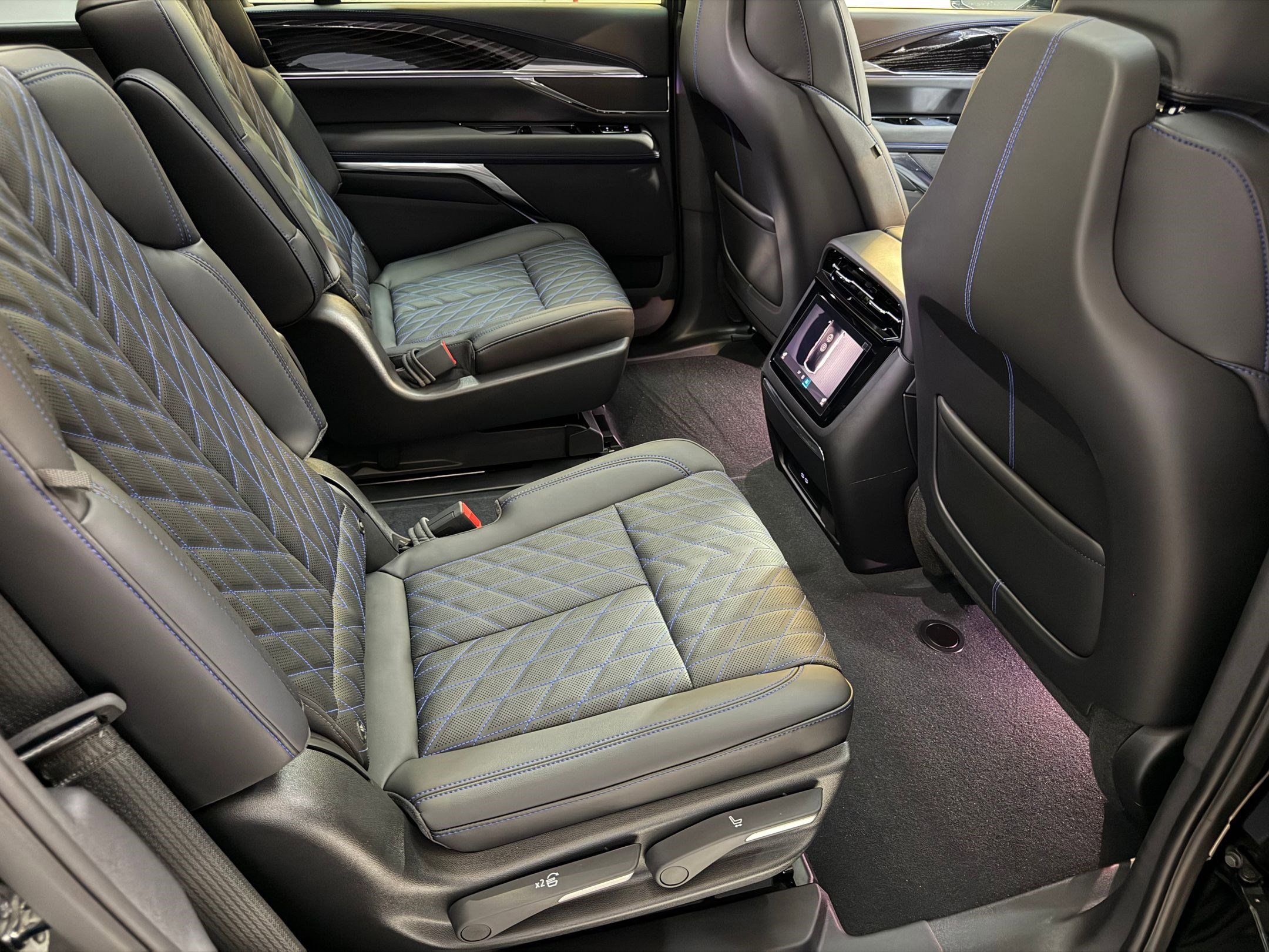 2026 Cadillac Escalade IQ Luxury - Photo 51