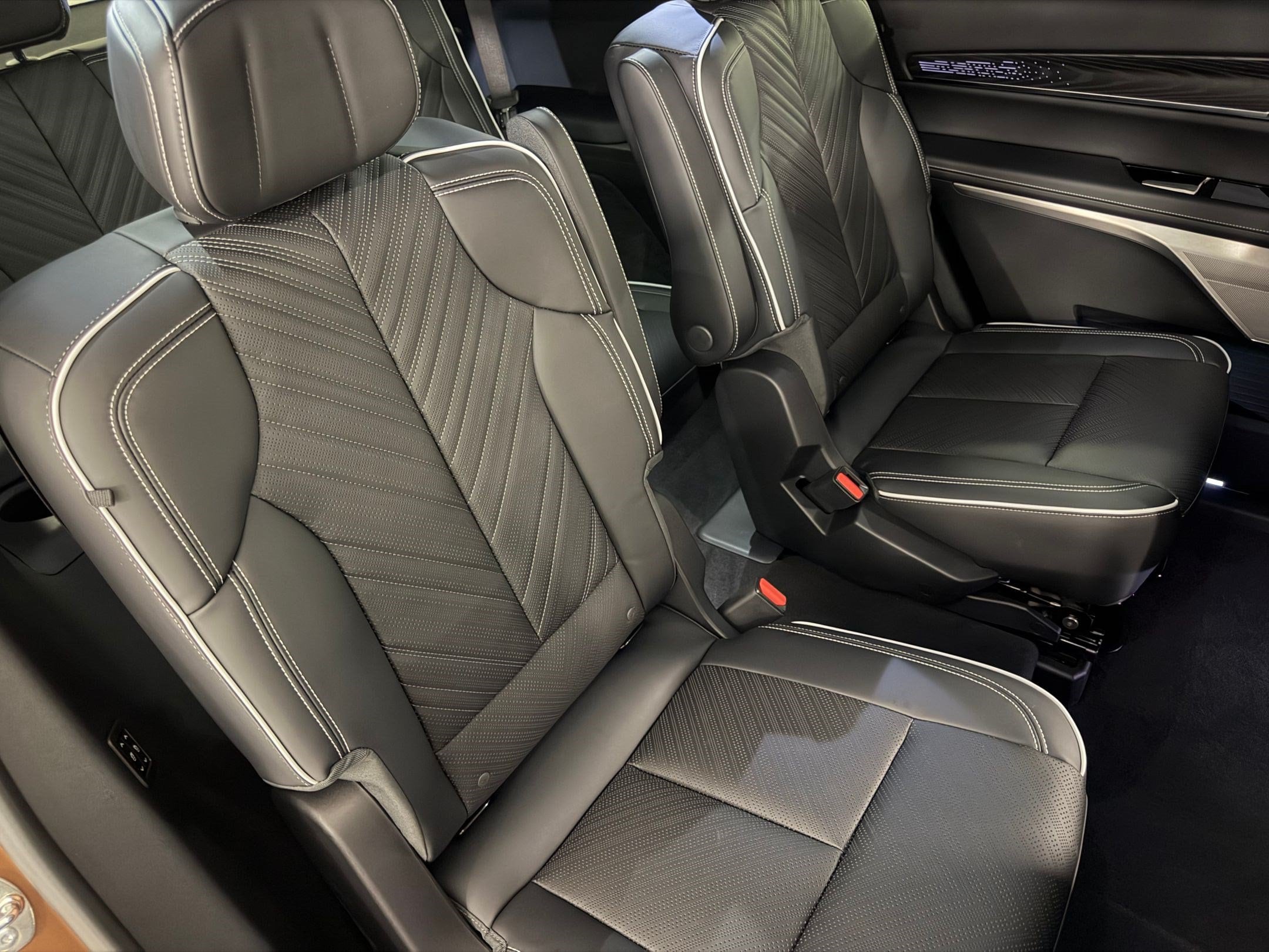 2027 Cadillac VISTIQ Platinum - Photo 53