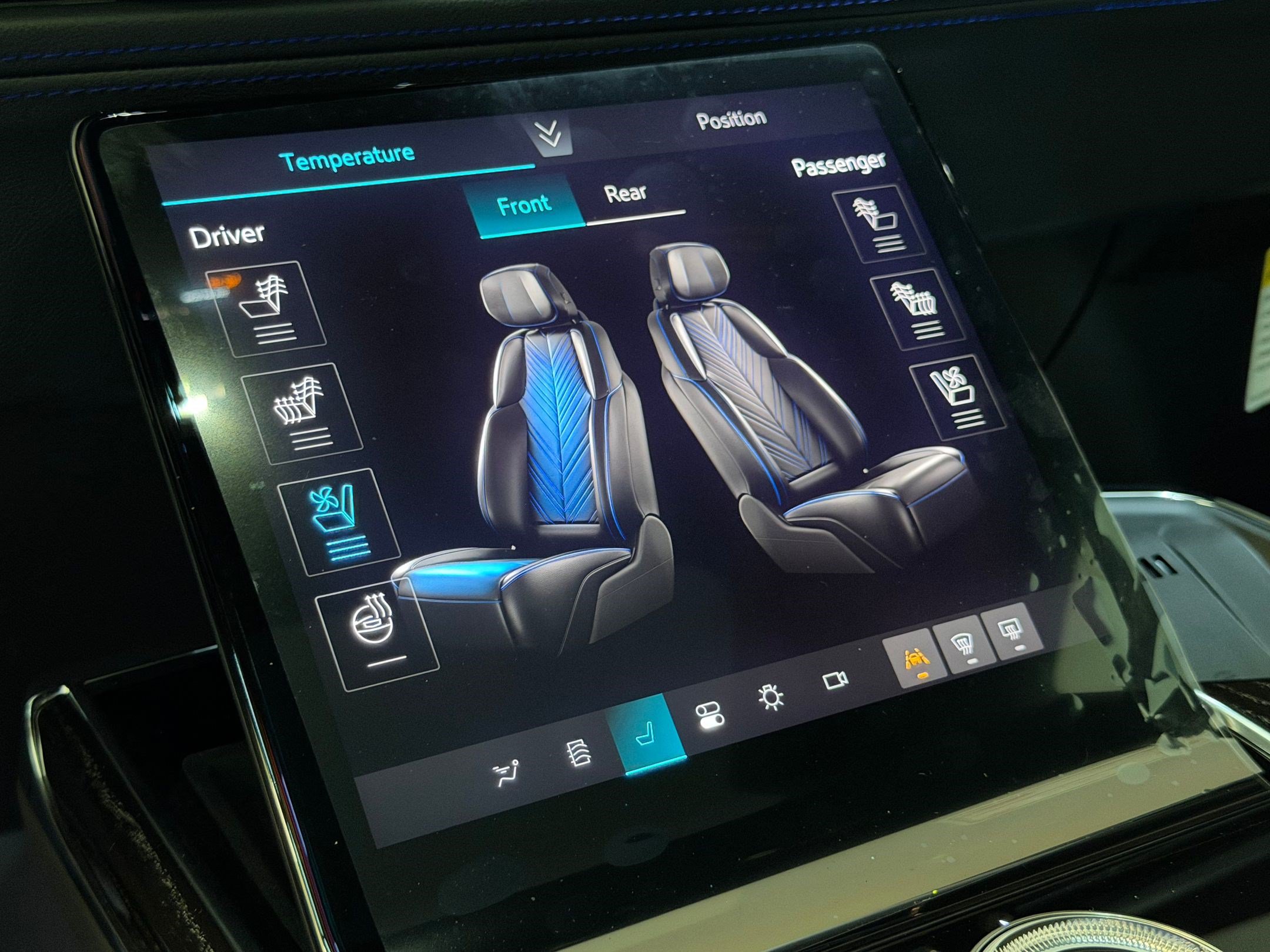 2026 Cadillac Escalade IQ Sport - Photo 35