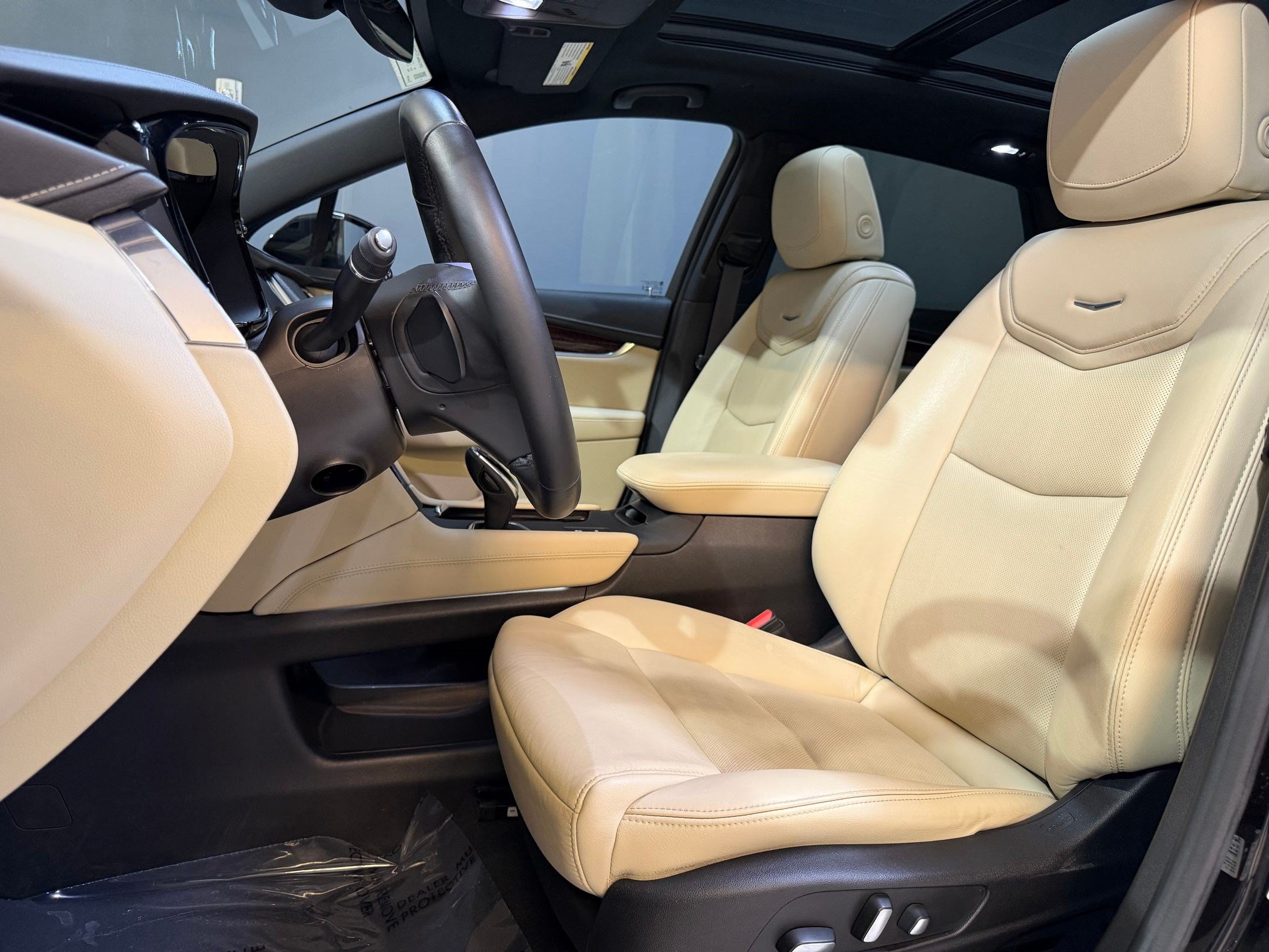 XT5 Premium Luxury FWD SUV