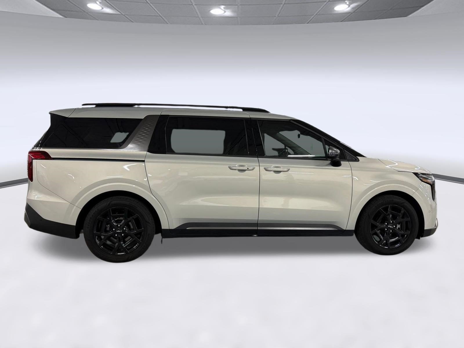 2025 Kia Carnival SX