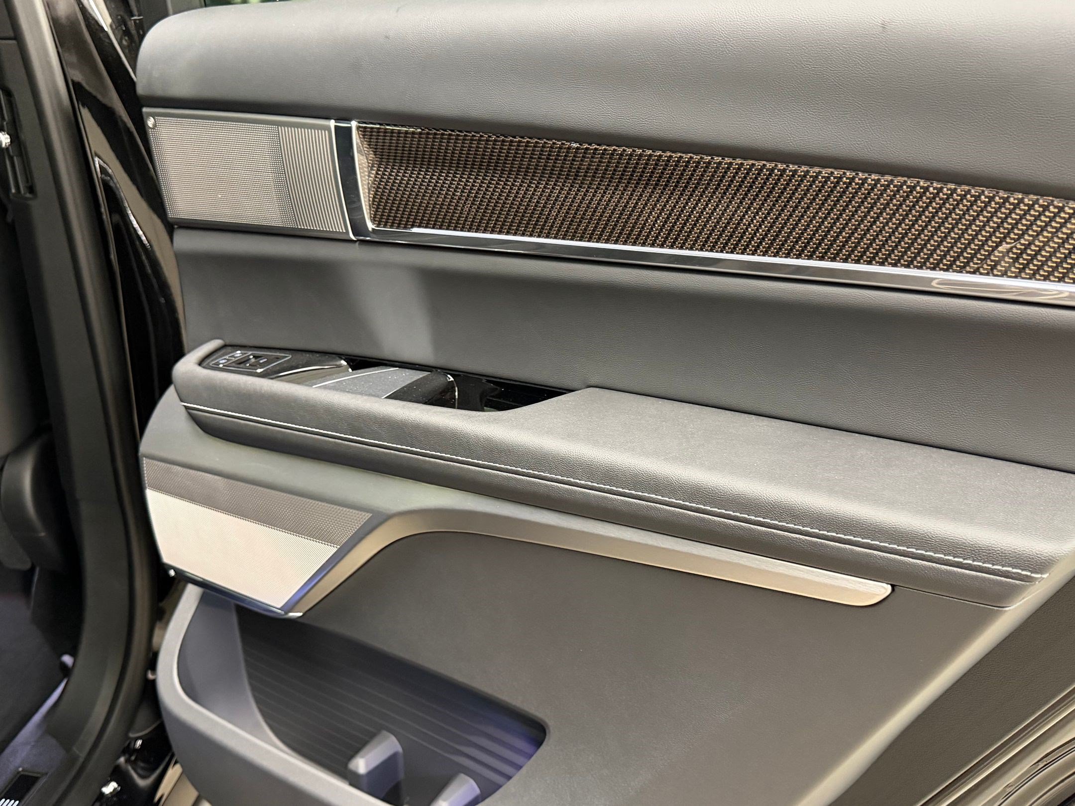 2026 Cadillac VISTIQ Sport - Photo 51
