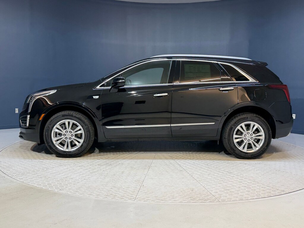 New 2025 CADILLAC XT5 Luxury SUV
