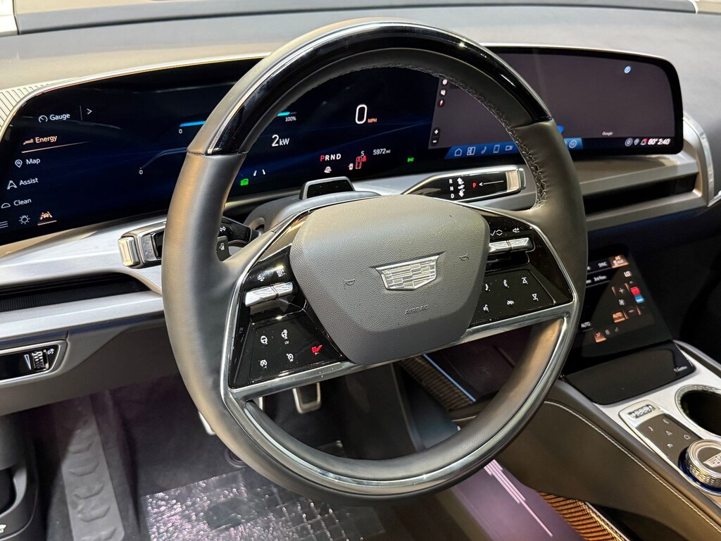 New 2026 CADILLAC VISTIQ Luxury SUV