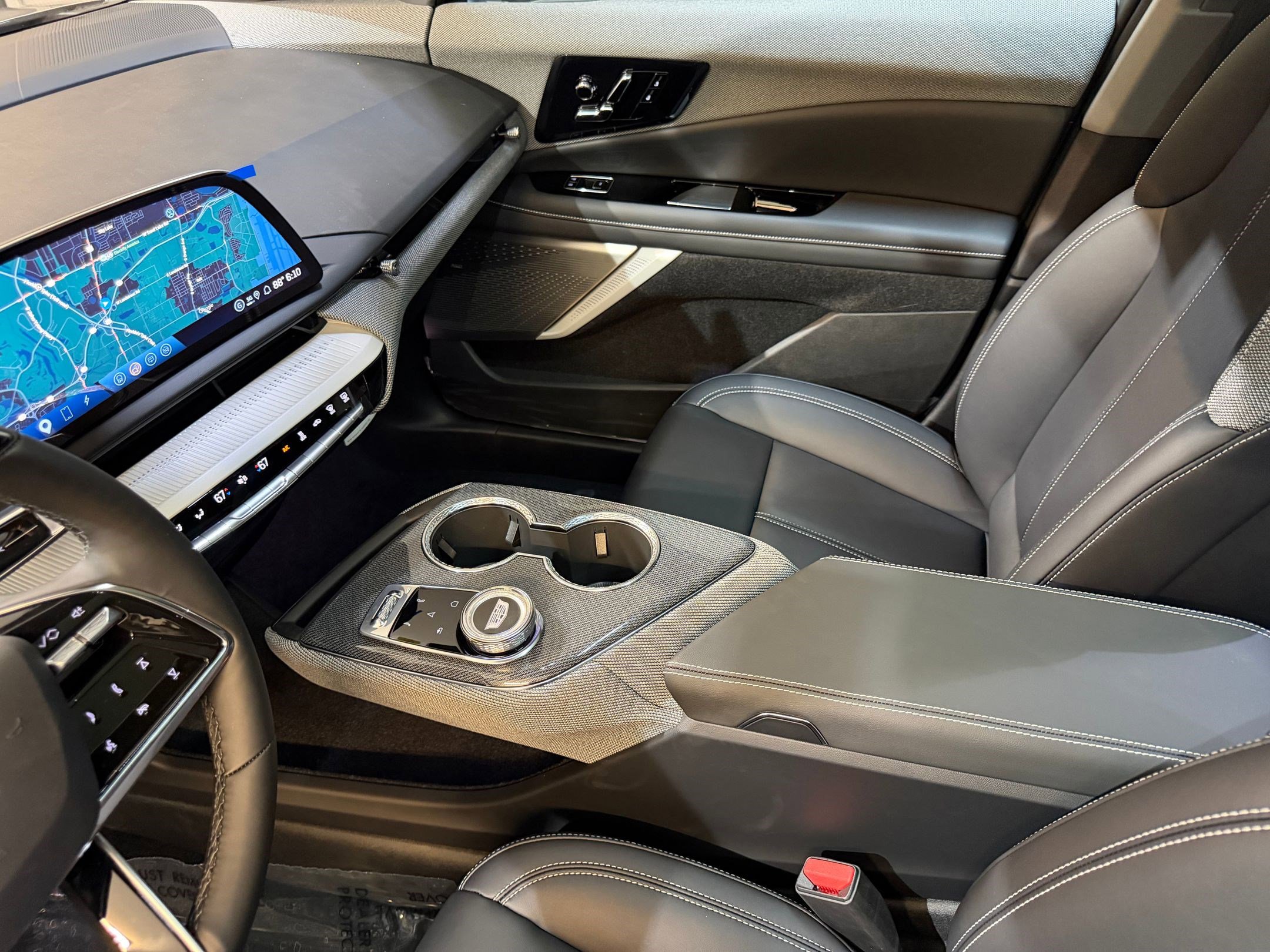2026 Cadillac OPTIQ Sport - Photo 38