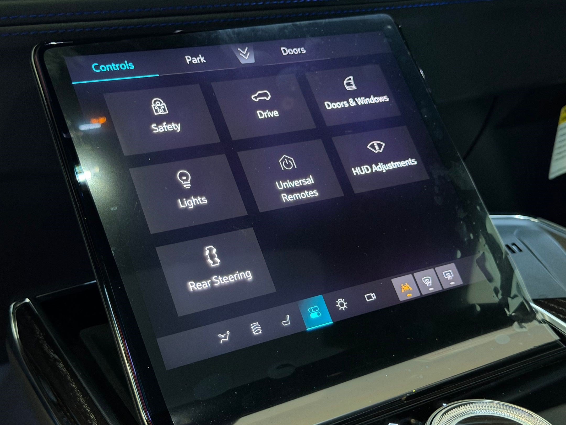 2026 Cadillac Escalade IQ Sport - Photo 36